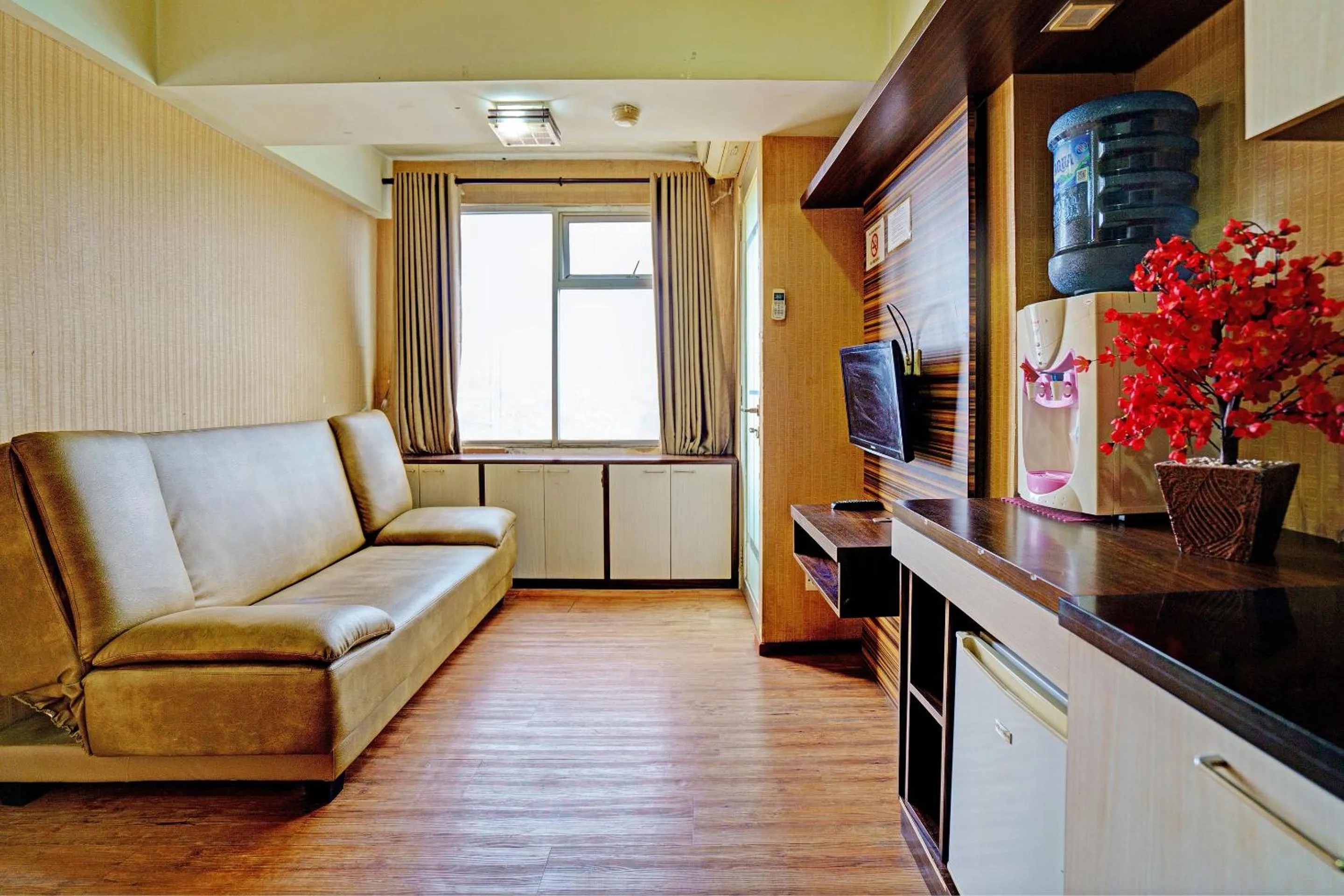 Bedroom in OYO Life Apartement Jarrdin By Fins Property