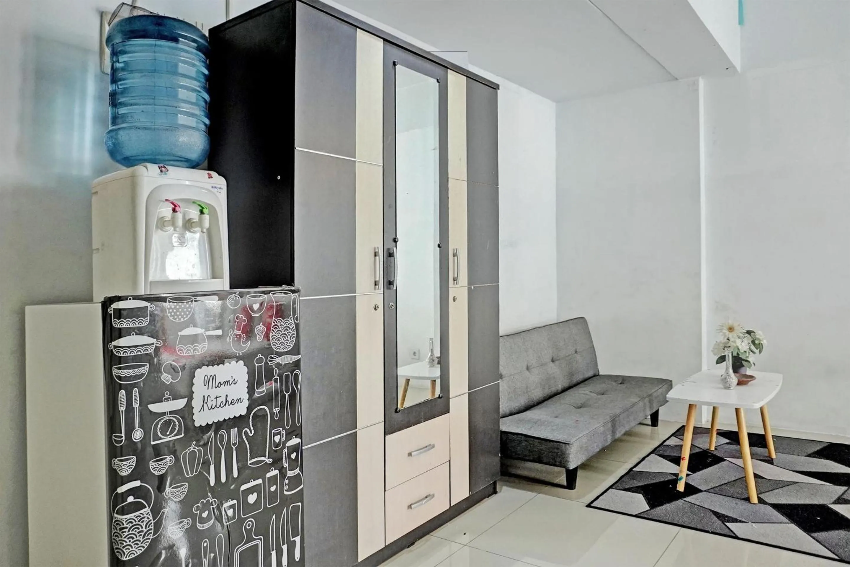 Bedroom in Collection O 92959 Apartement Sentraland Karawang By AT Room