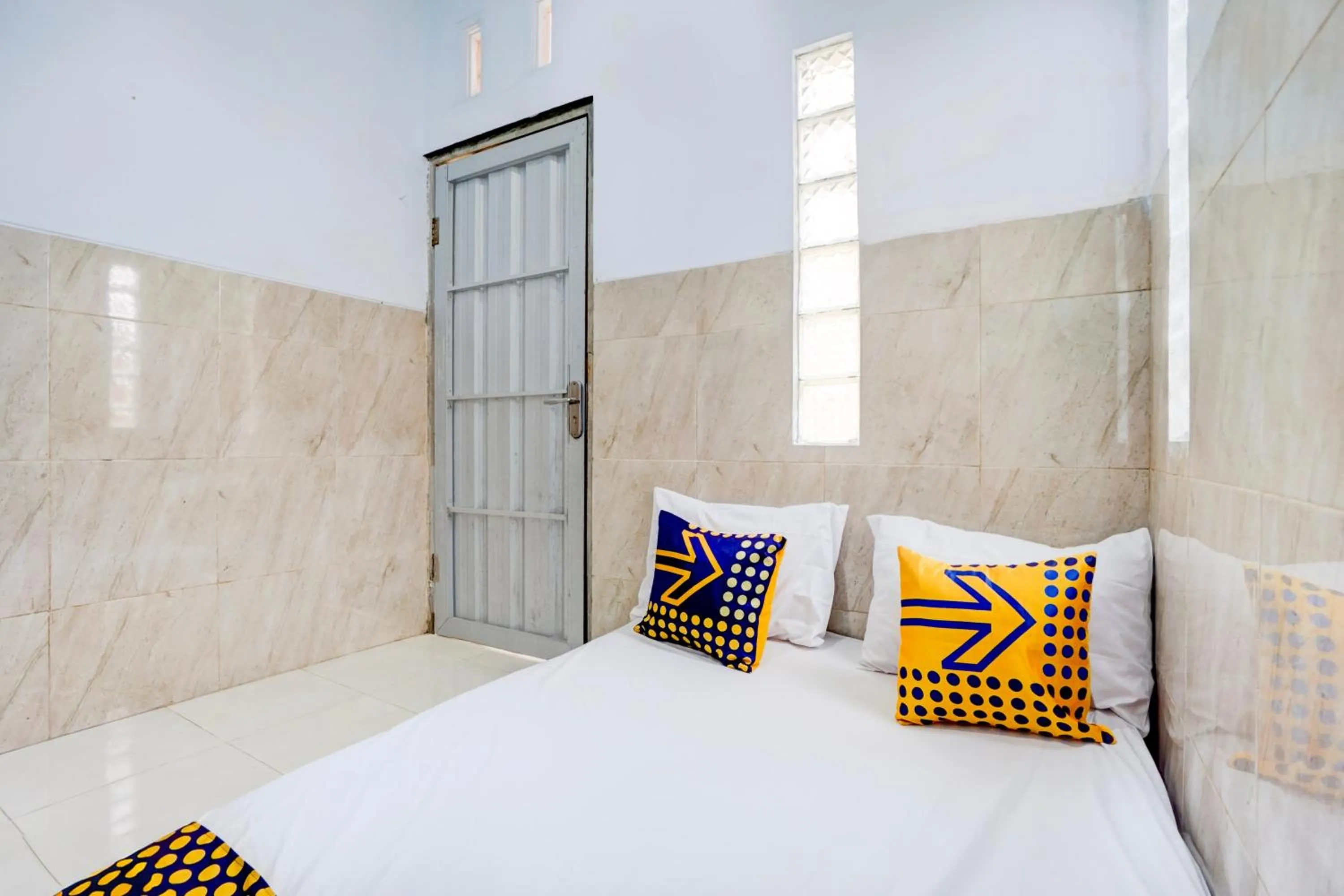 Bedroom, Bed in Hotel O Karman's Sari Homestay Syariah