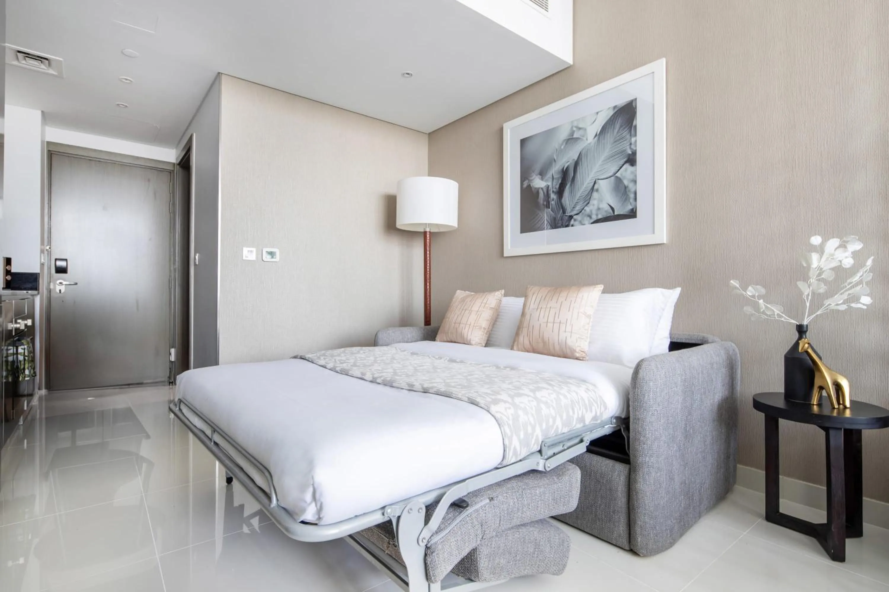 Bed in Frank Porter - DAMAC Prive
