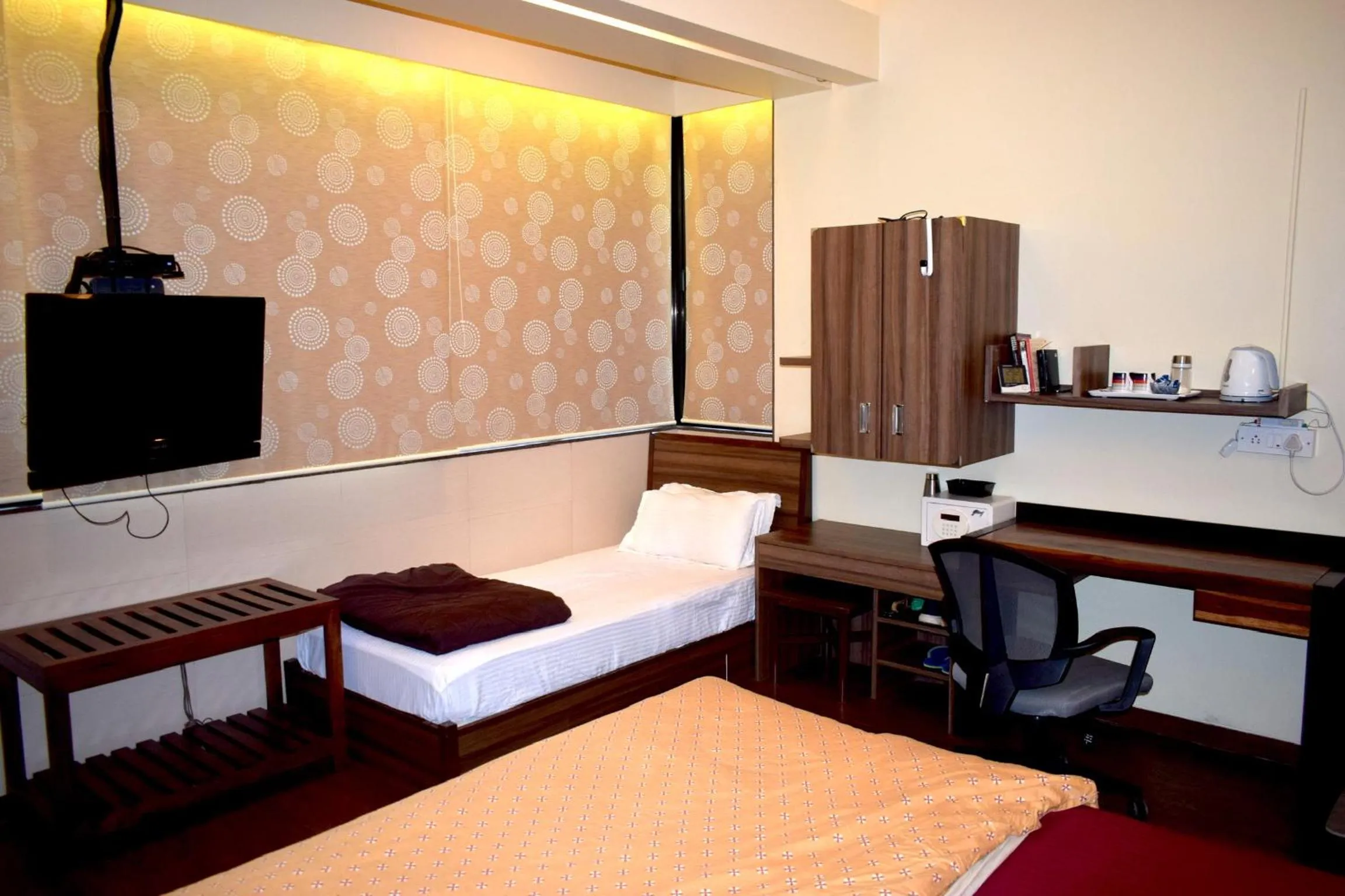 Bed in Apartment In Mumbai City Centre