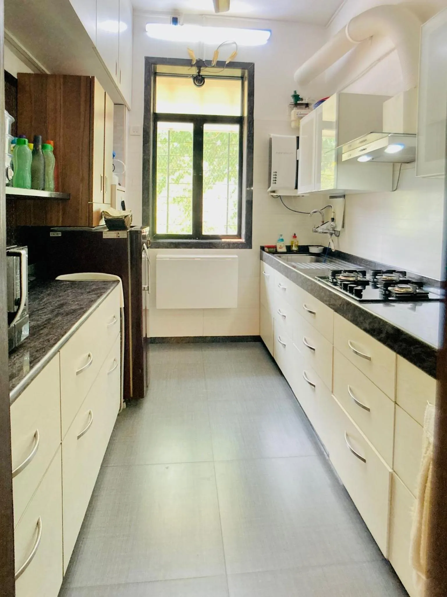 Communal kitchen in Apartment In Mumbai City Centre