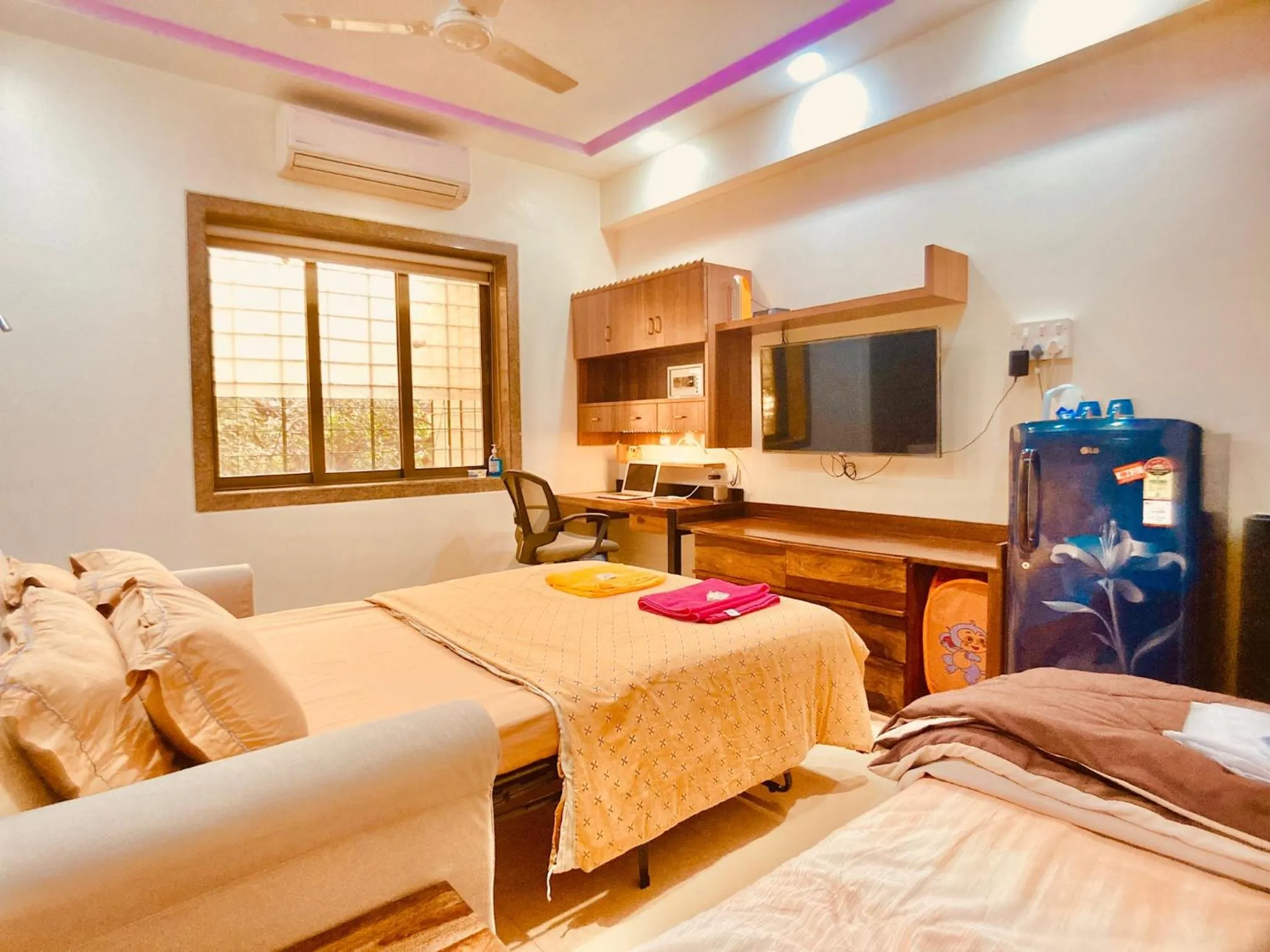 Bed in Apartment In Mumbai City Centre