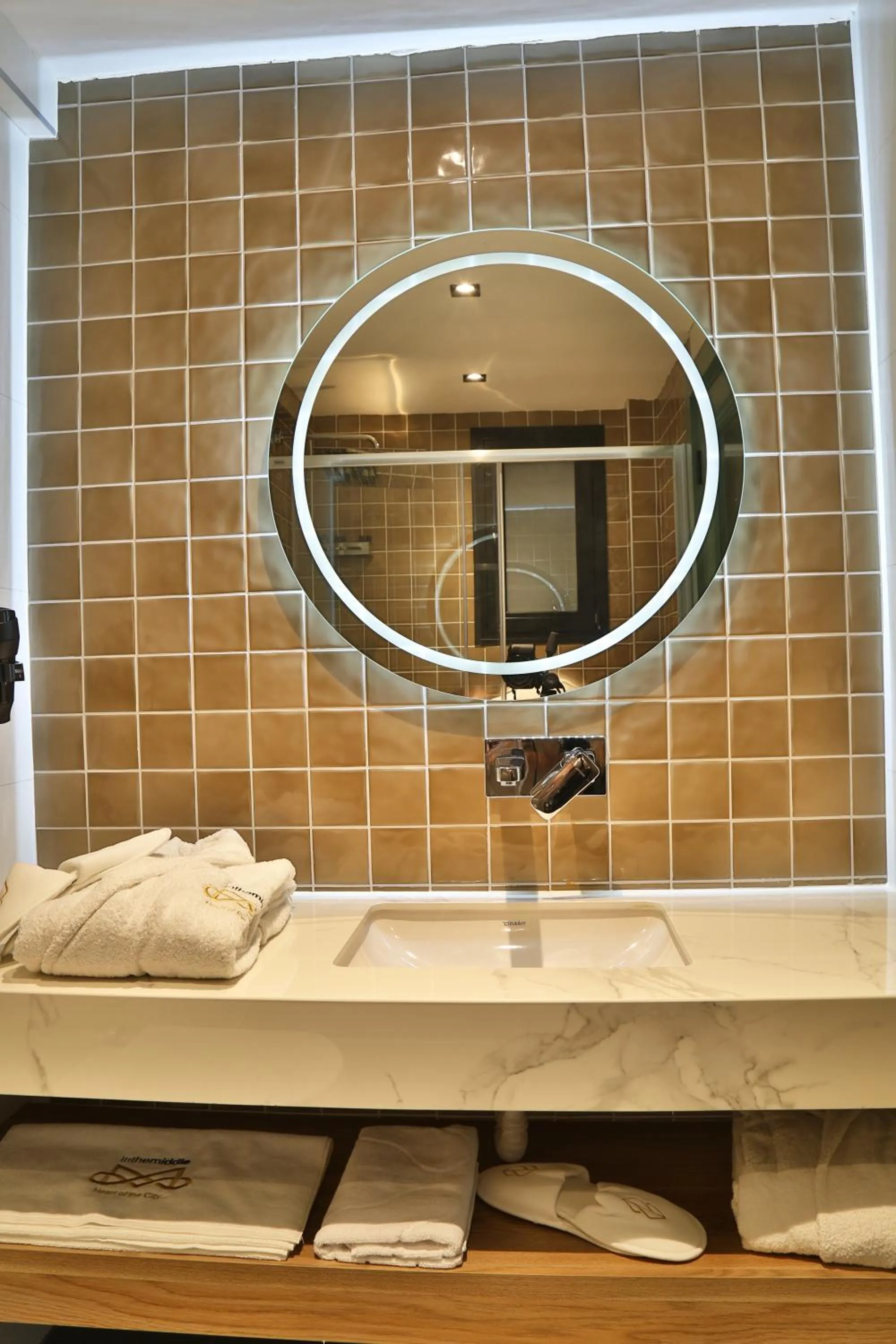 Bathroom in İn The Middle Hotel