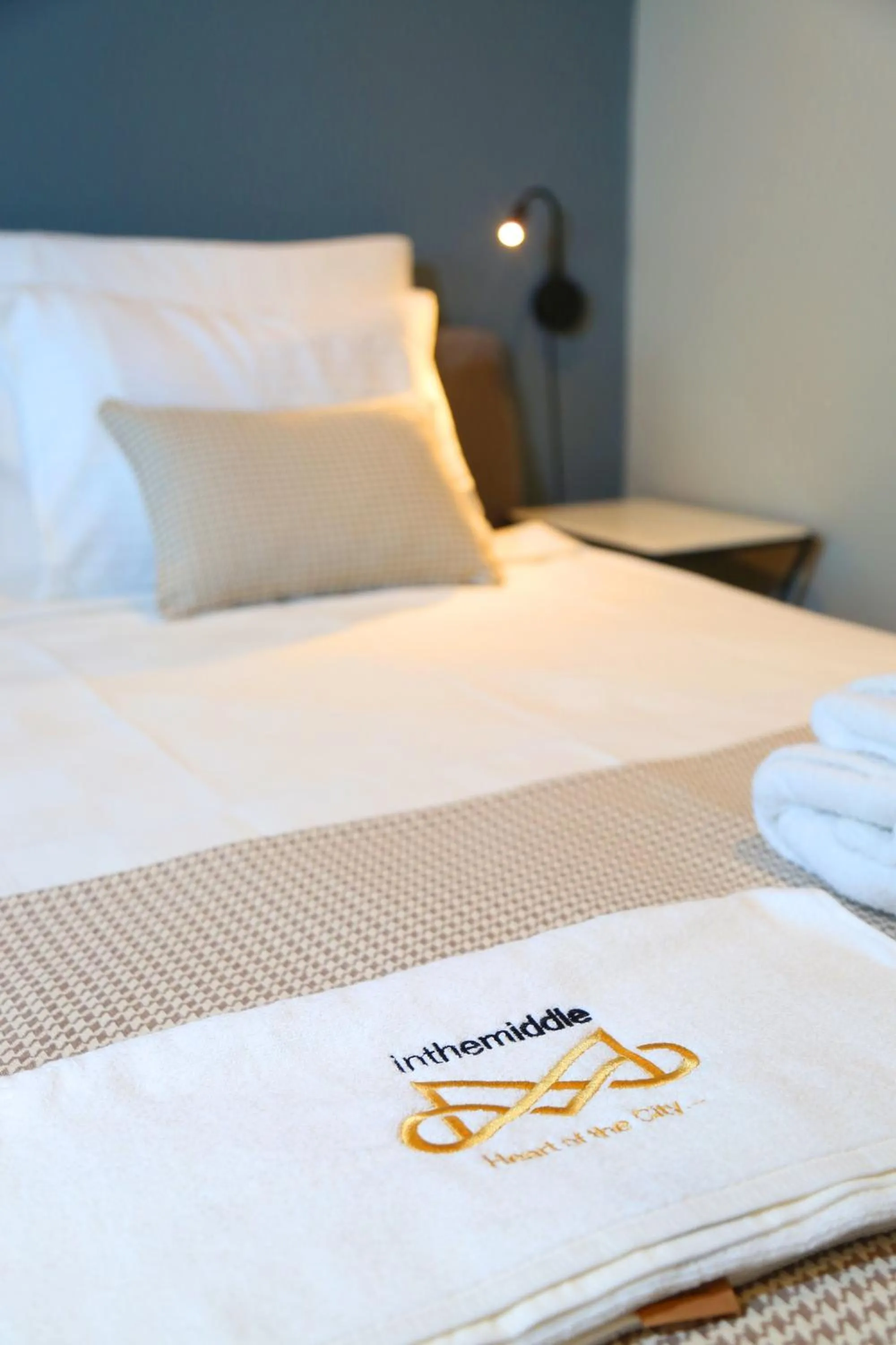 Massage, Bed in İn The Middle Hotel