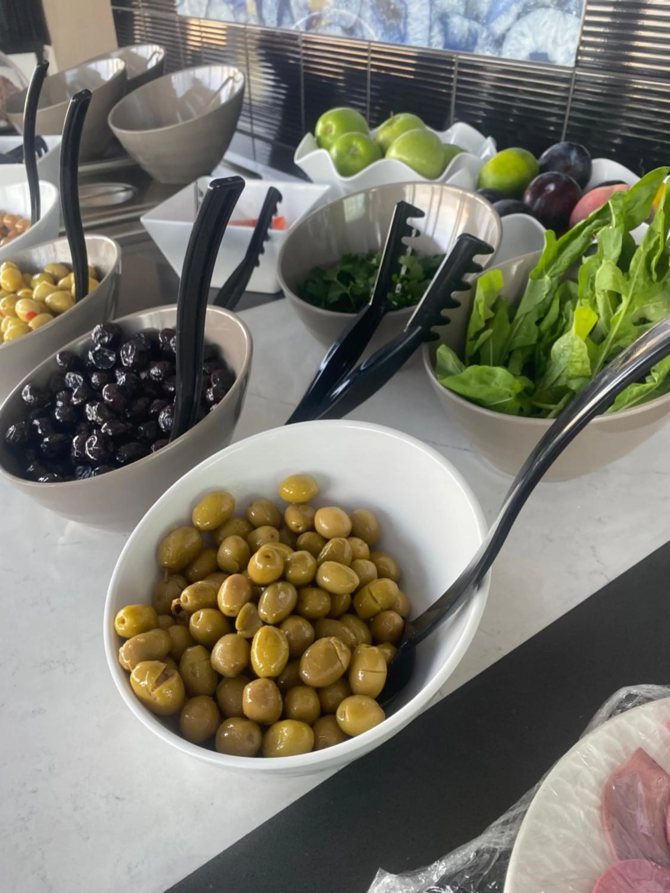 Restaurant/places to eat in İn The Middle Hotel