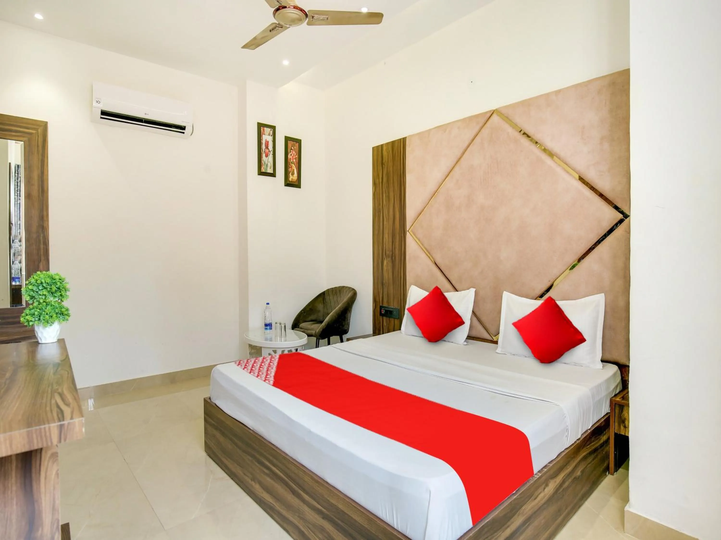 Bedroom, Bed in Hotel Kaushalya Royal