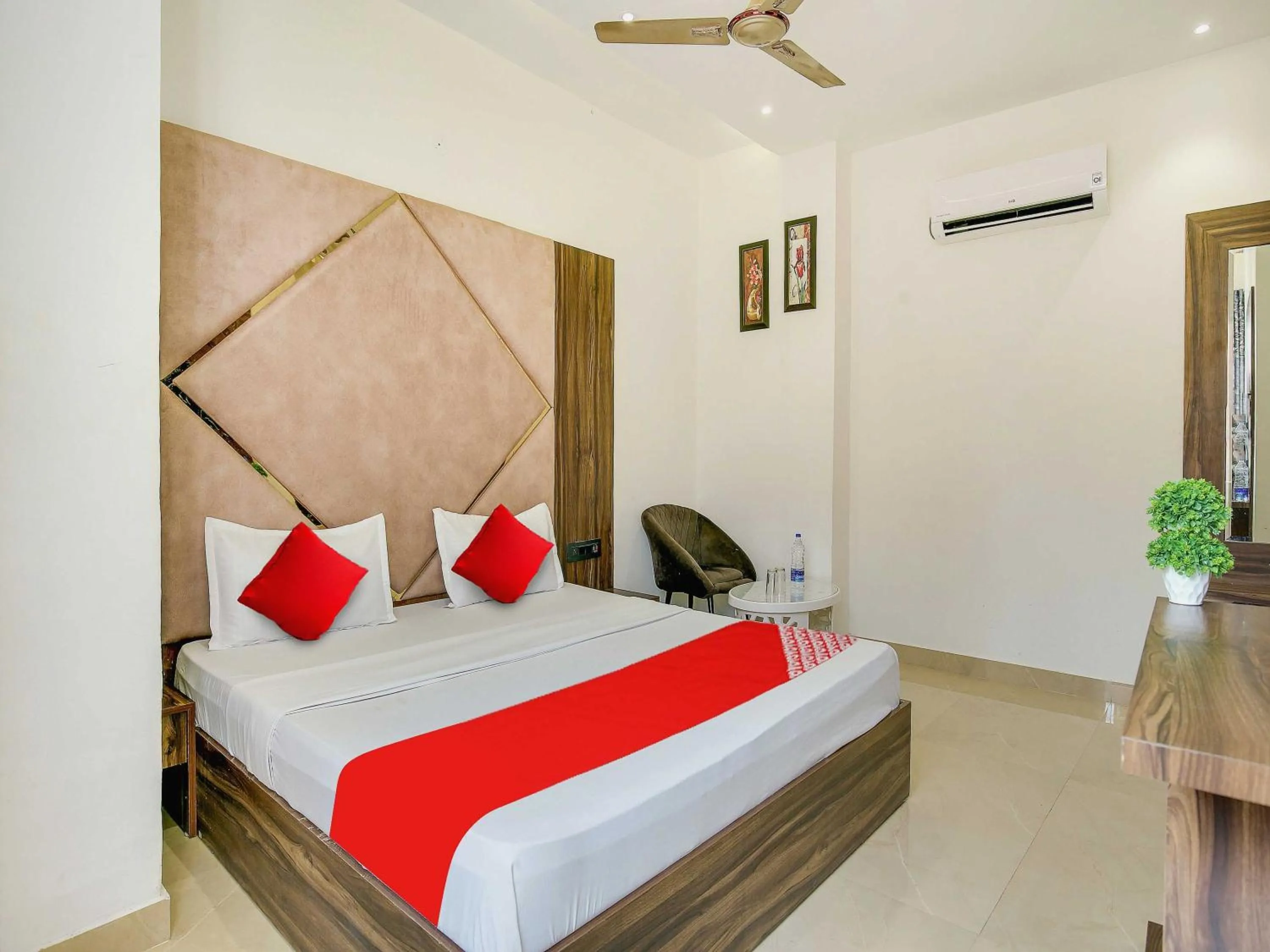 Bedroom, Bed in Hotel Kaushalya Royal