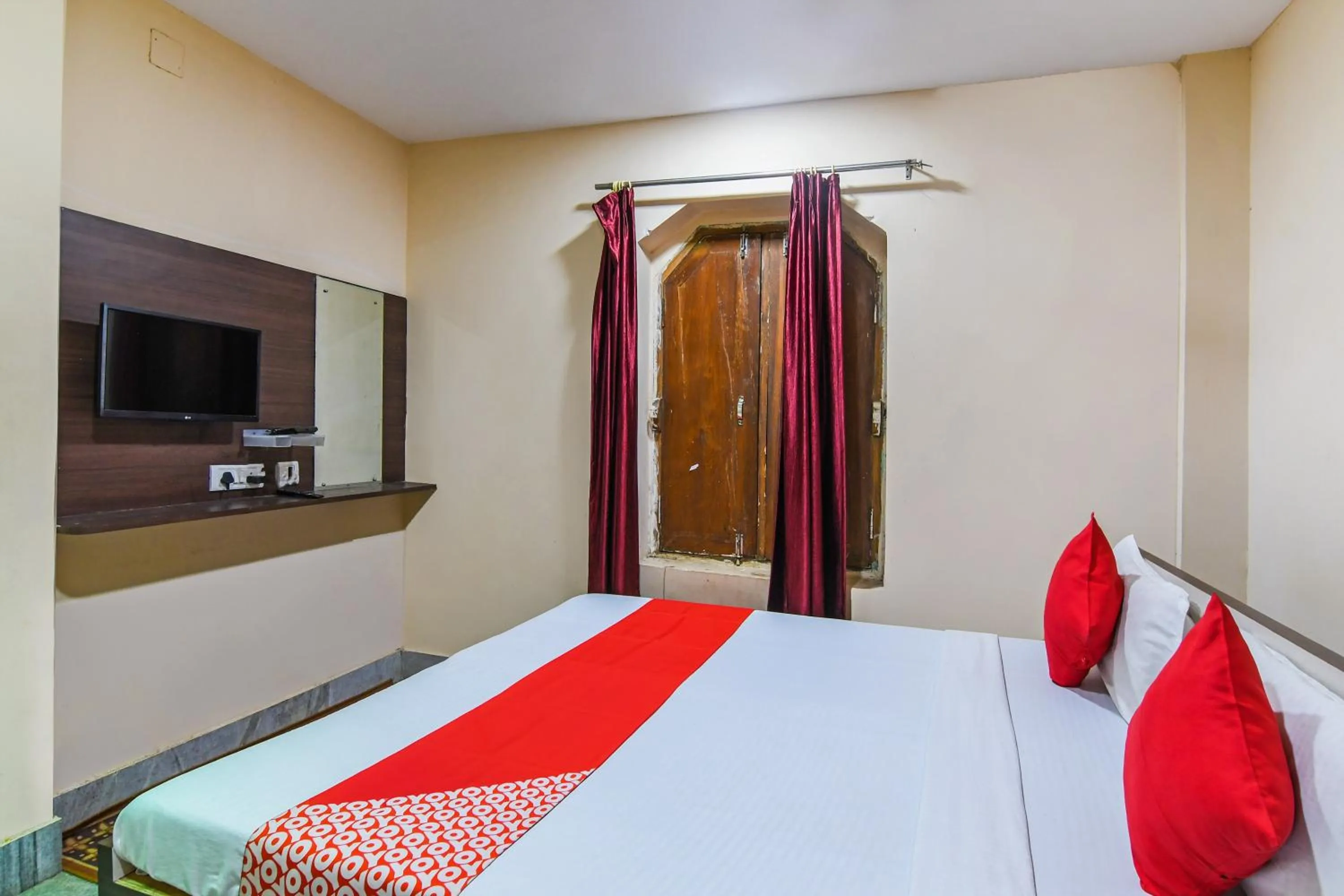 Bedroom, Bed in Hotel O Ashirbad Deluxe