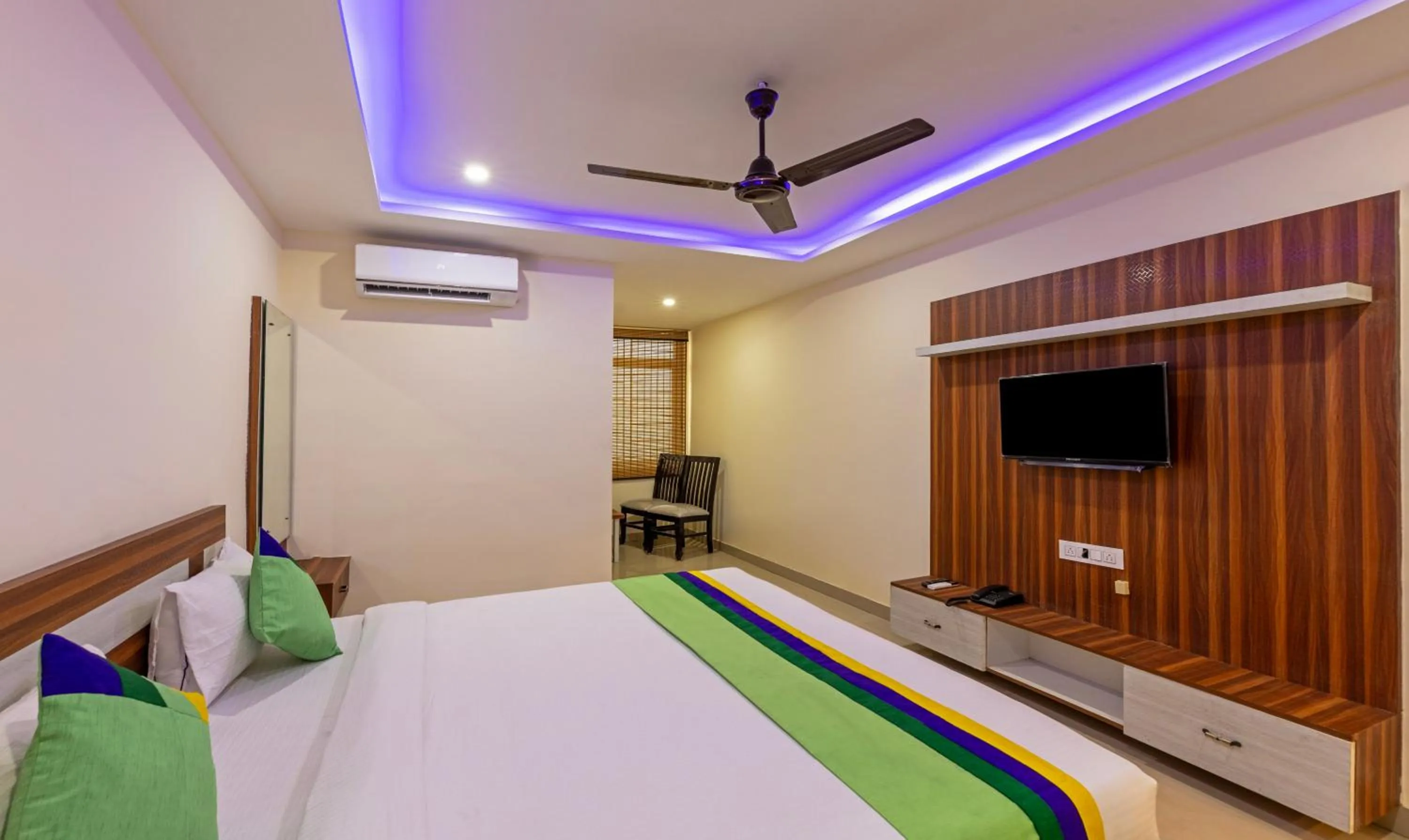 Bedroom, Bed in Treebo Nandi Comforts, Peenya