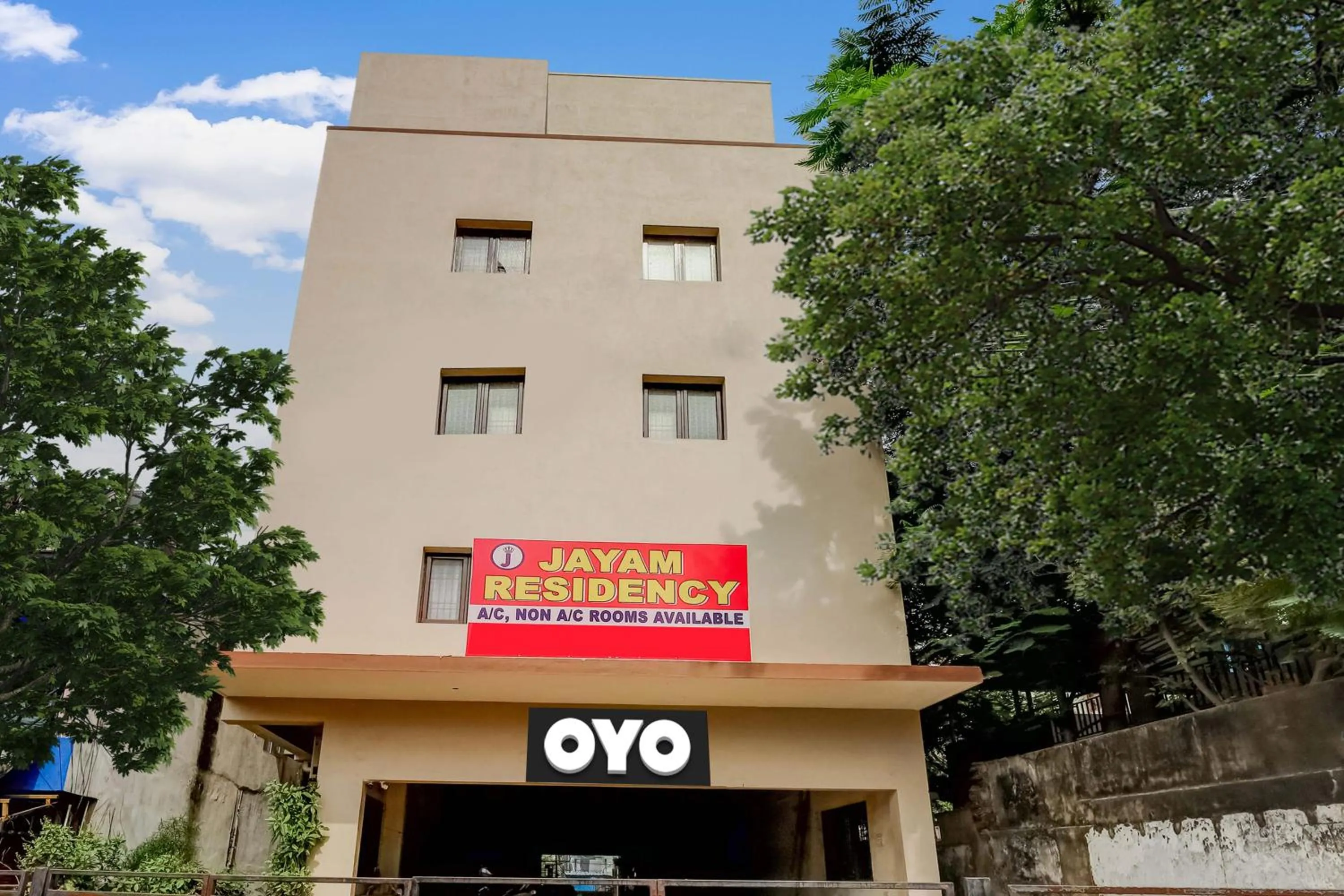 Facade/entrance in Hotel O Jayam Residency