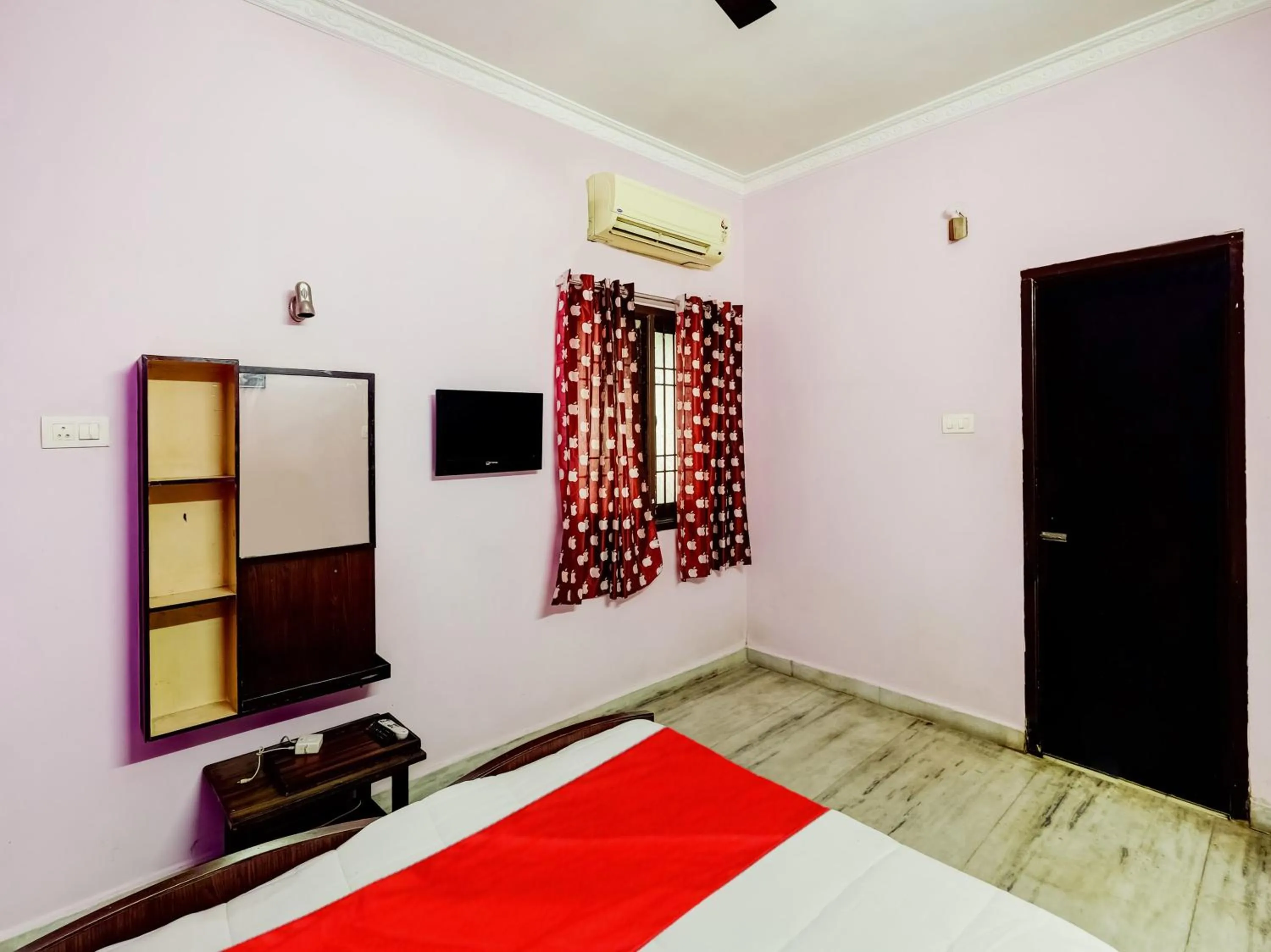Bedroom, Bed in Hotel O Jayam Residency