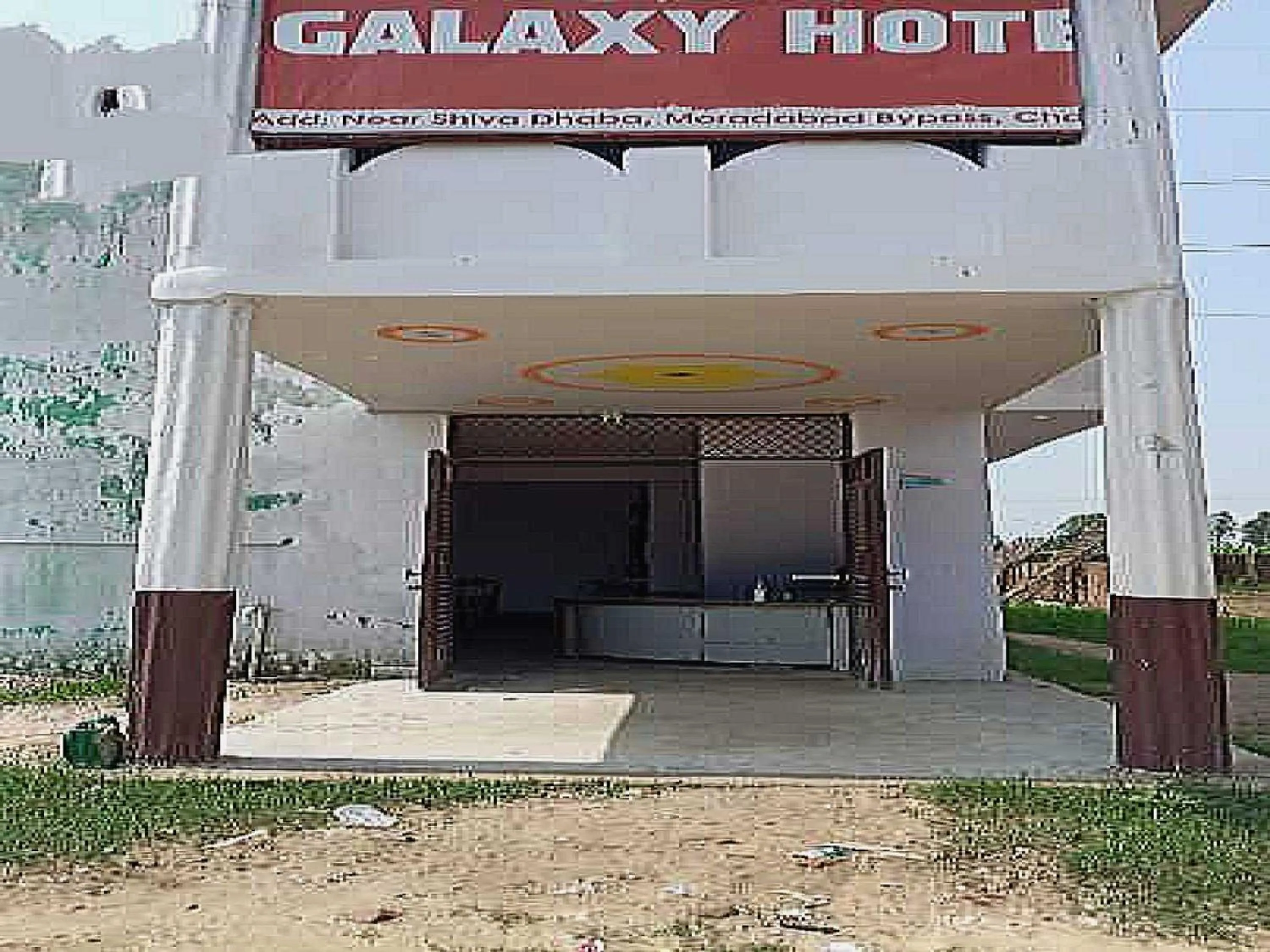 Facade/entrance in Hotel O Super Galaxy