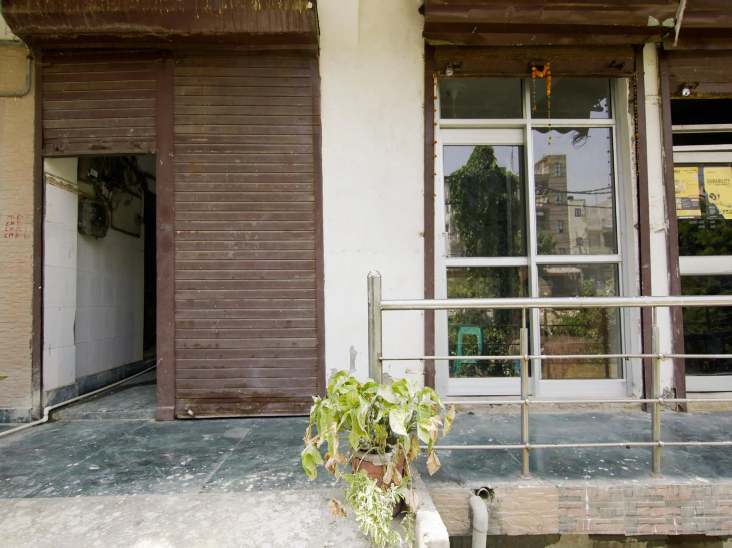 Facade/entrance in Hotel O Red Rose