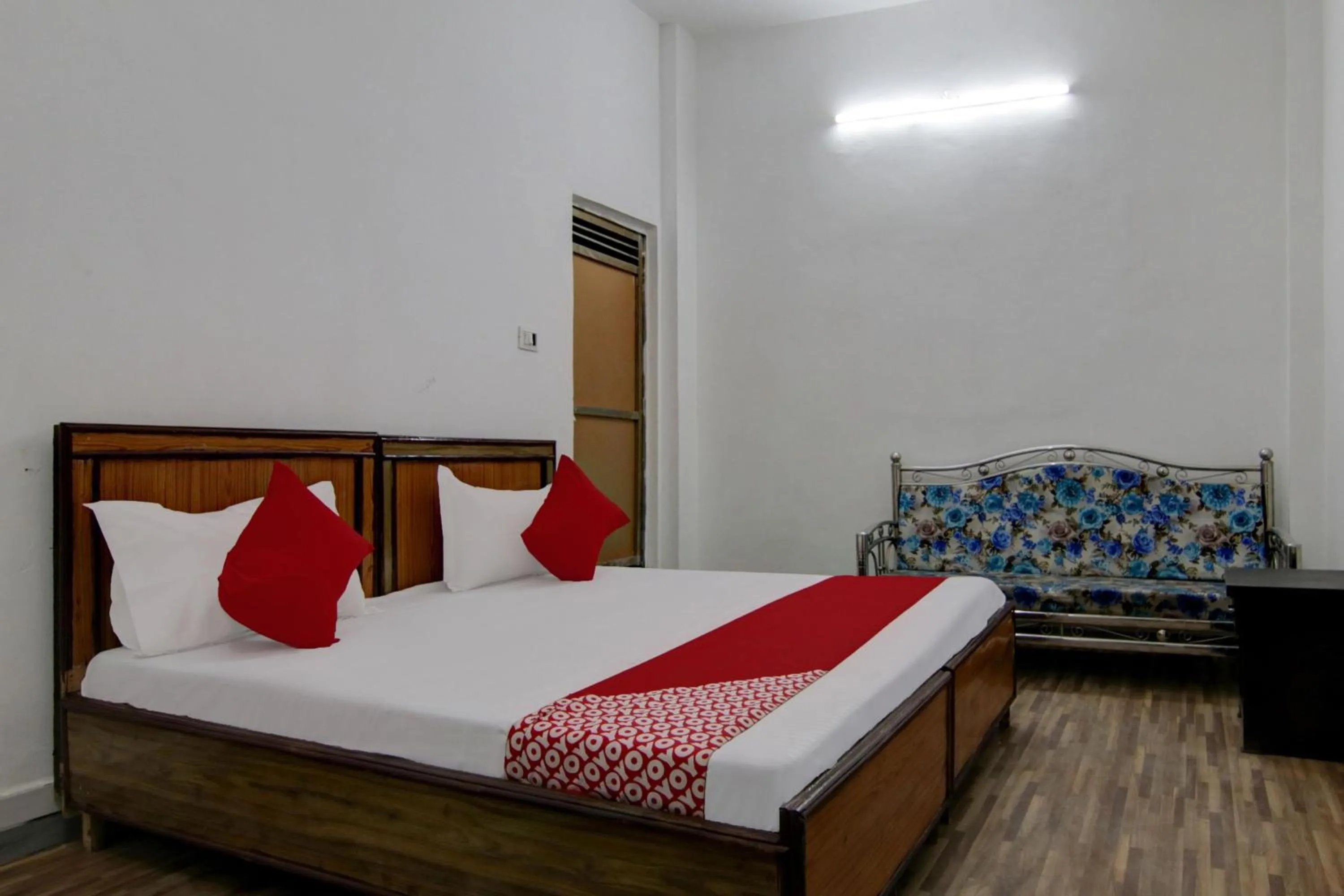 Bedroom, Bed in Hotel O Relax Vila