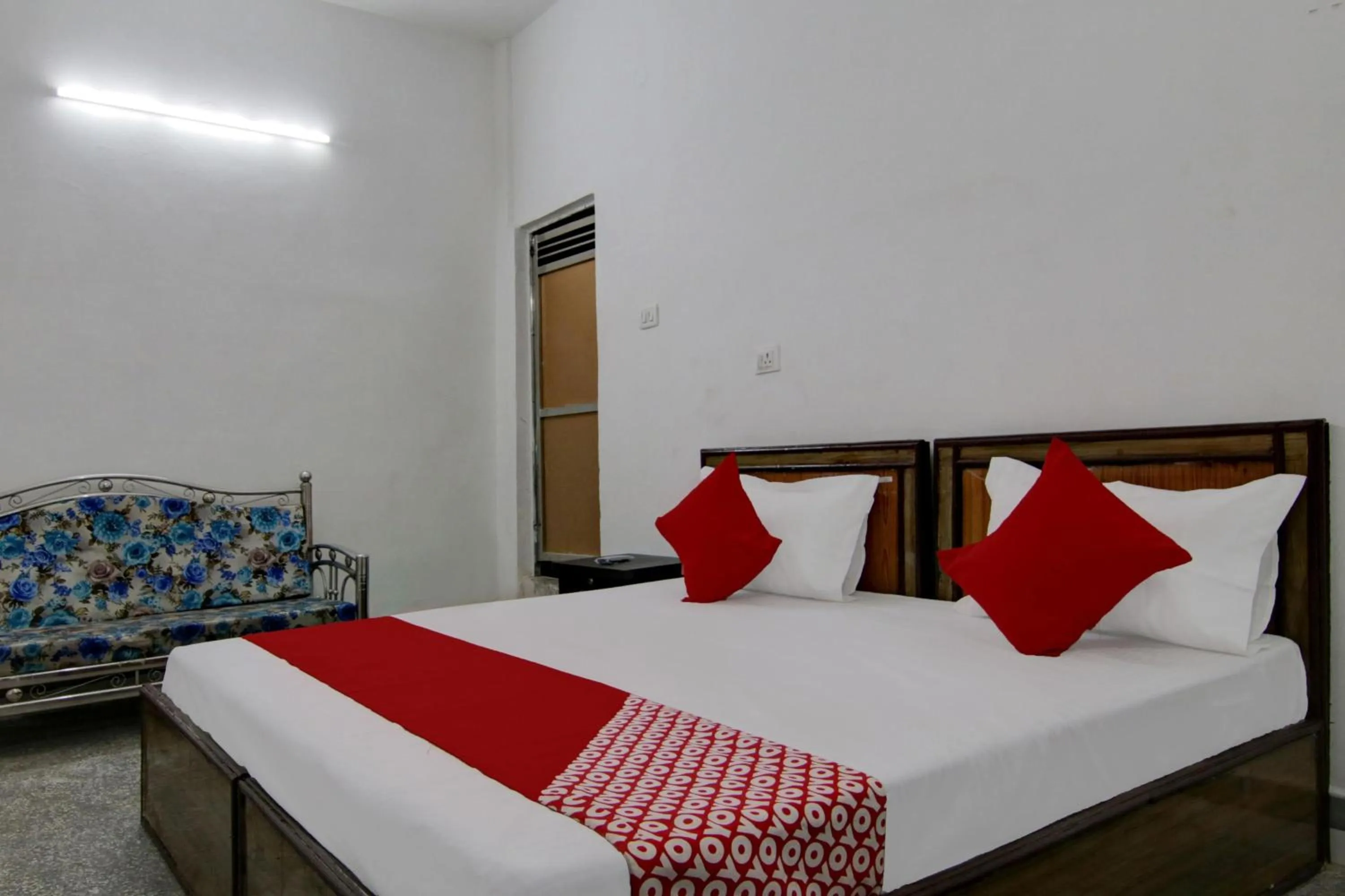 Bedroom, Bed in Hotel O Relax Vila