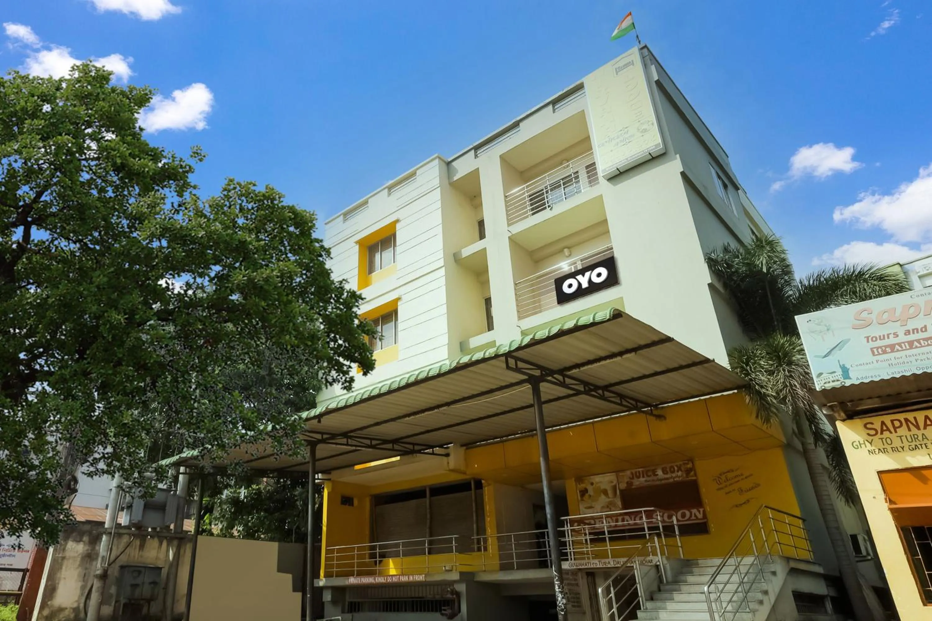 Facade/entrance in Hotel O Nirvana Lodge