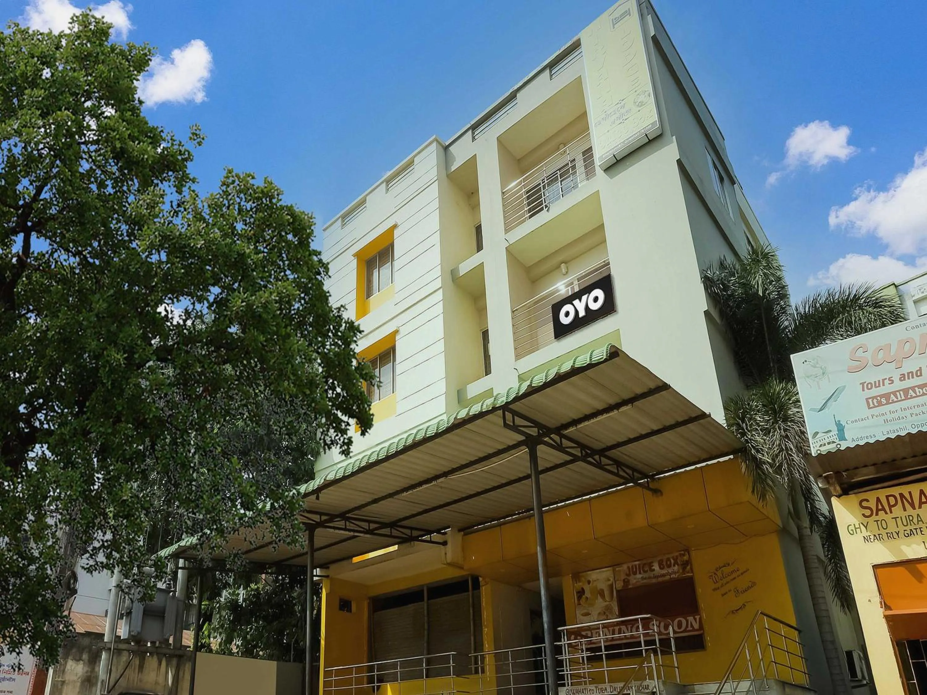 Facade/entrance in Hotel O Nirvana Lodge