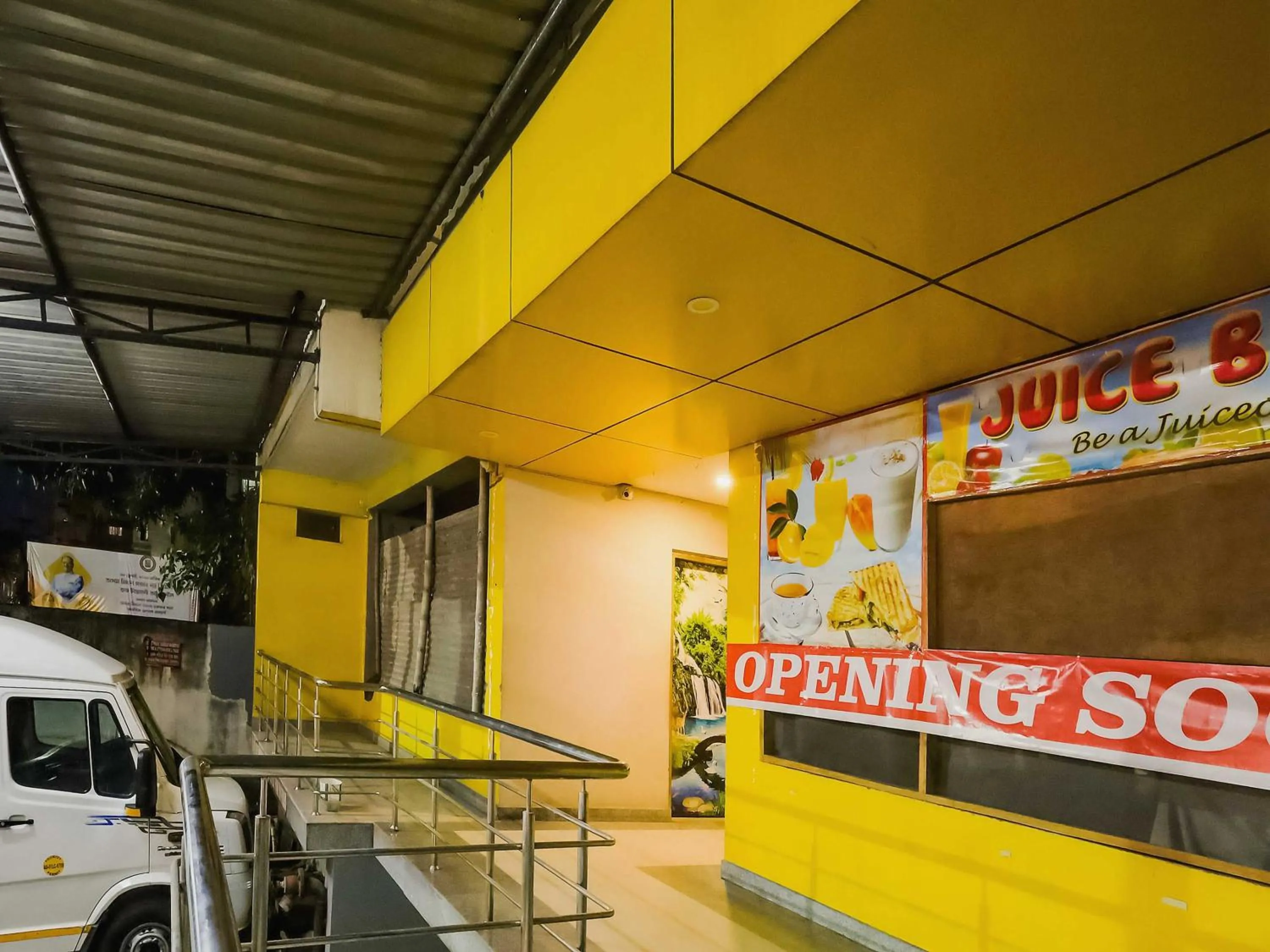 Facade/entrance in Hotel O Nirvana Lodge