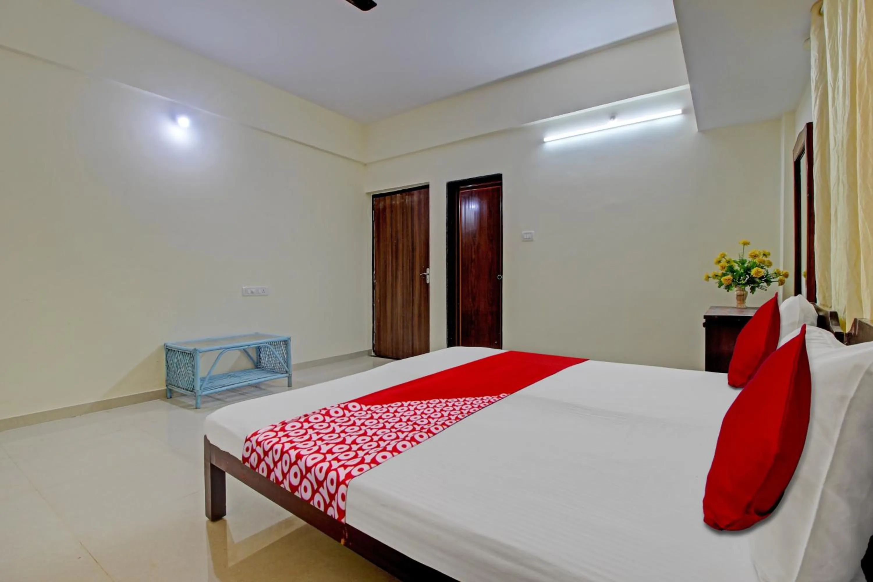 Bedroom in Hotel O Etllina Valley Villa