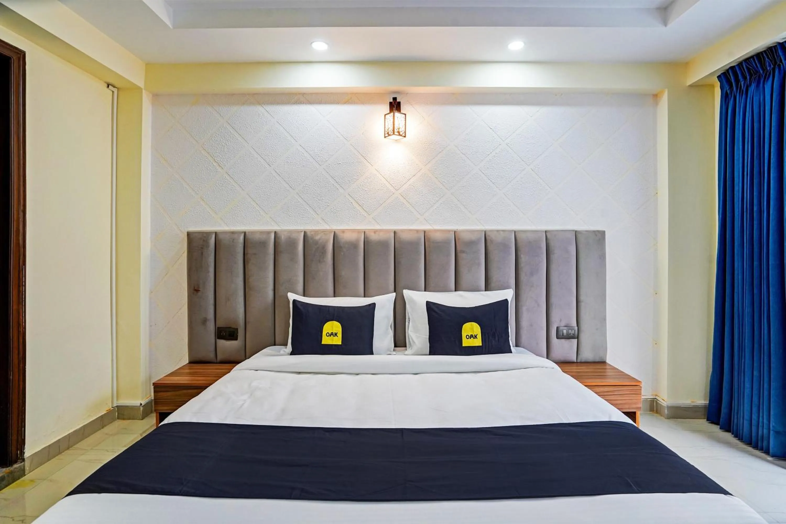 Bedroom, Bed in OYO Collection O DM 45