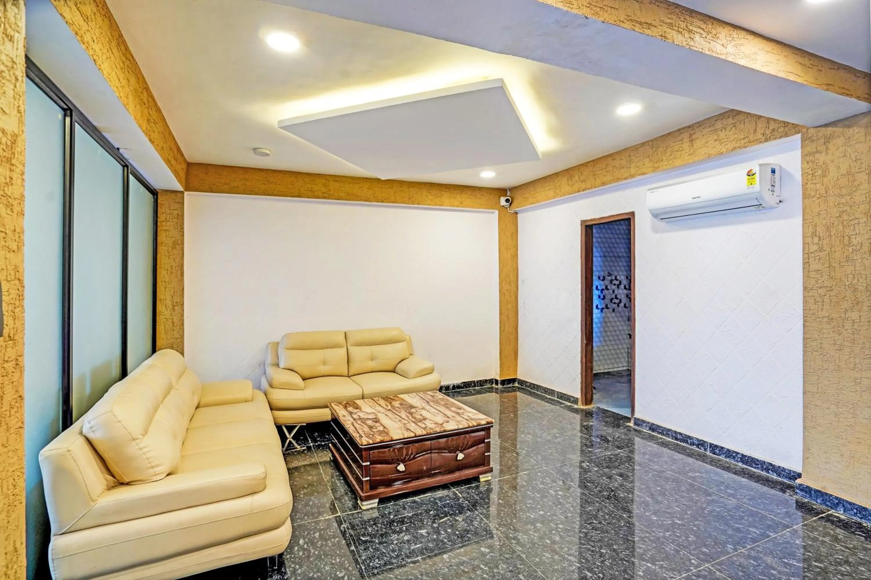 Restaurant/places to eat in OYO Collection O DM 45