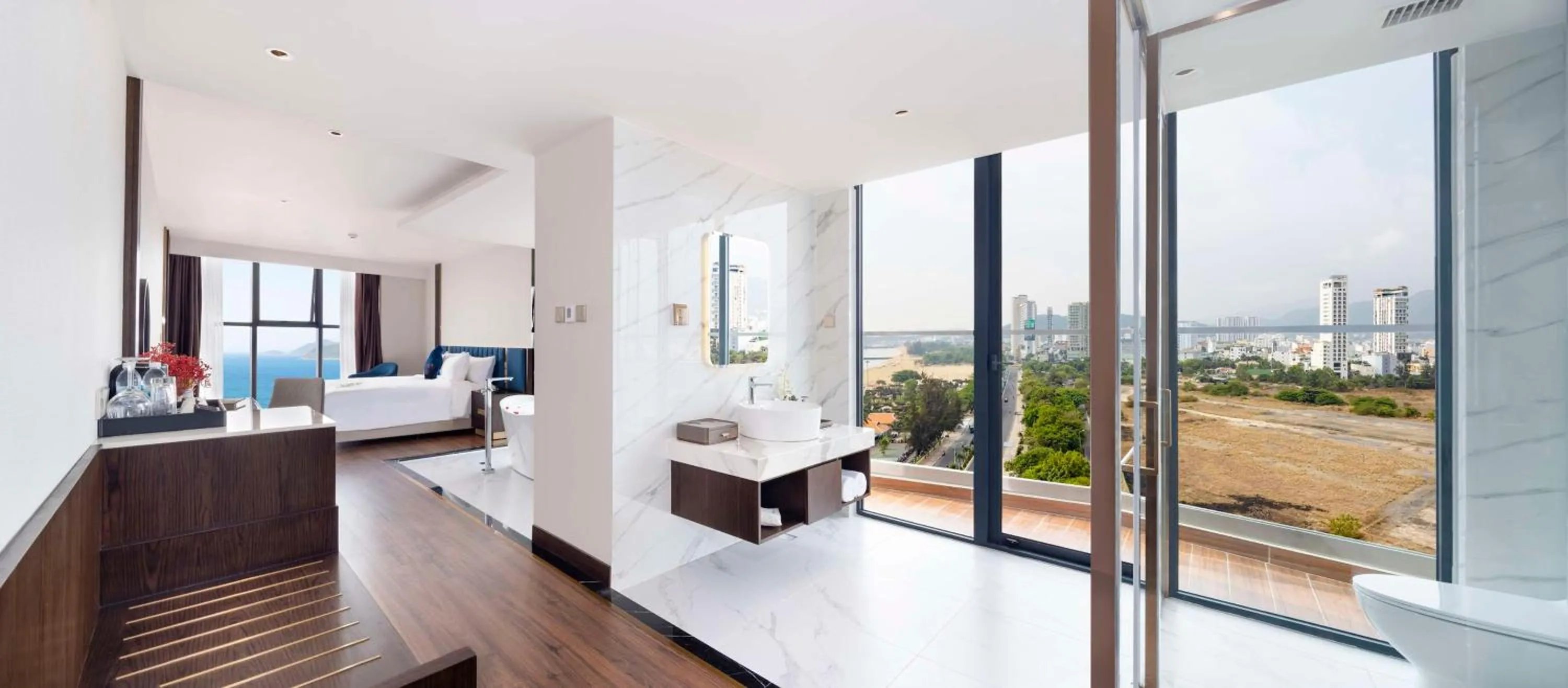 Shower, Bed in Best Western Premier Marvella Nha Trang