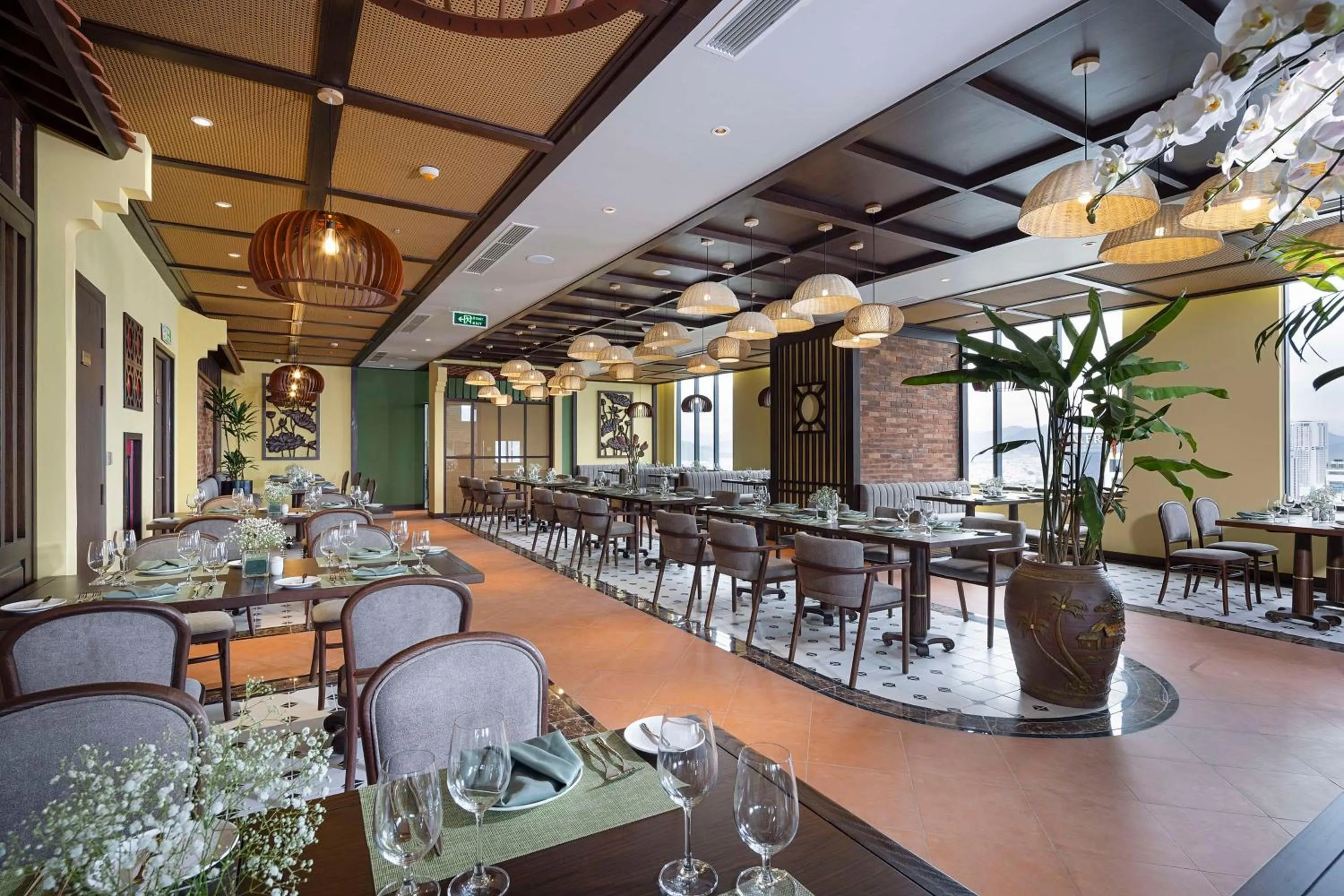 Restaurant/places to eat in Best Western Premier Marvella Nha Trang