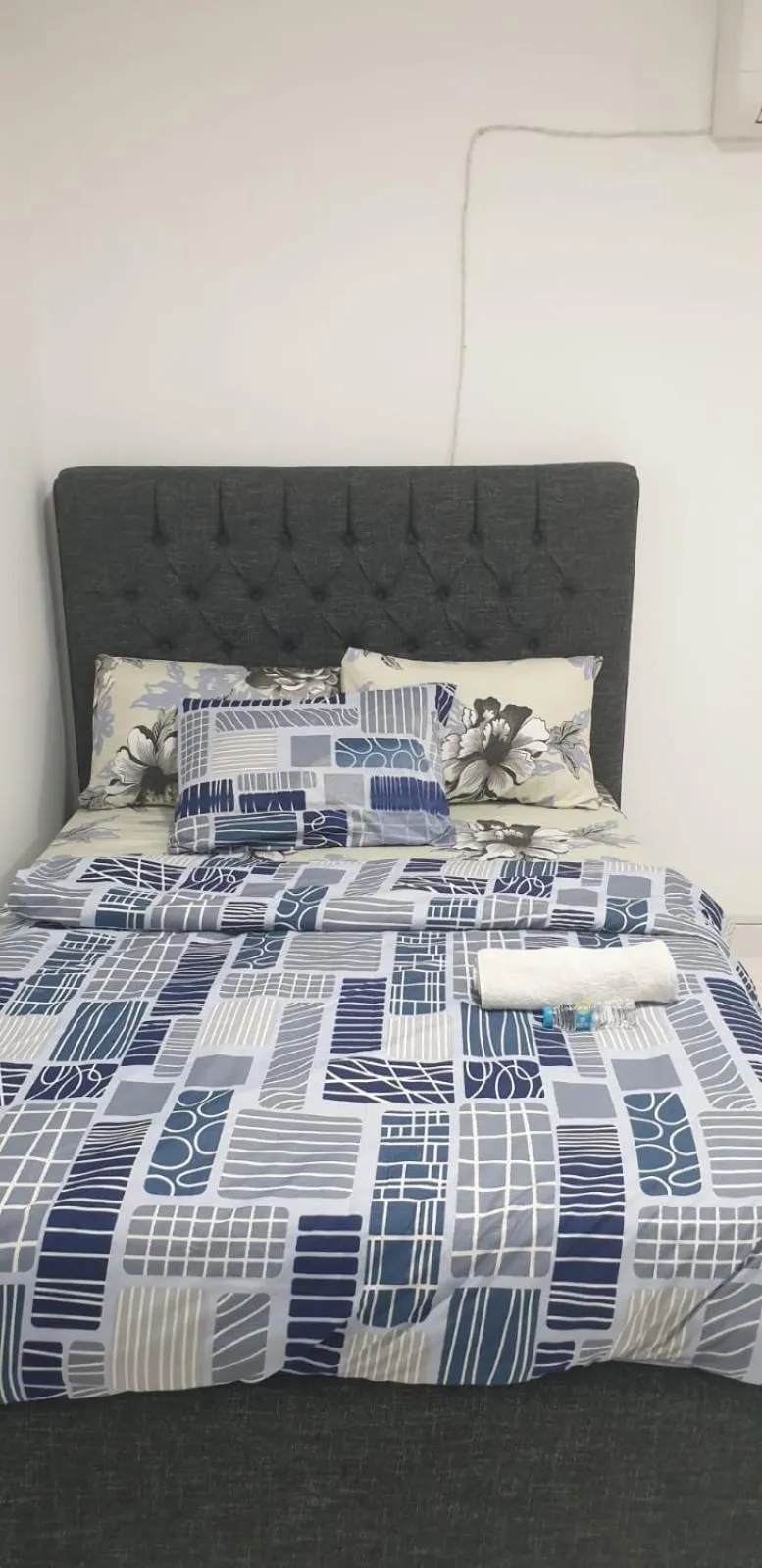 Bed in International Abu-Dhabi Hostel Villa