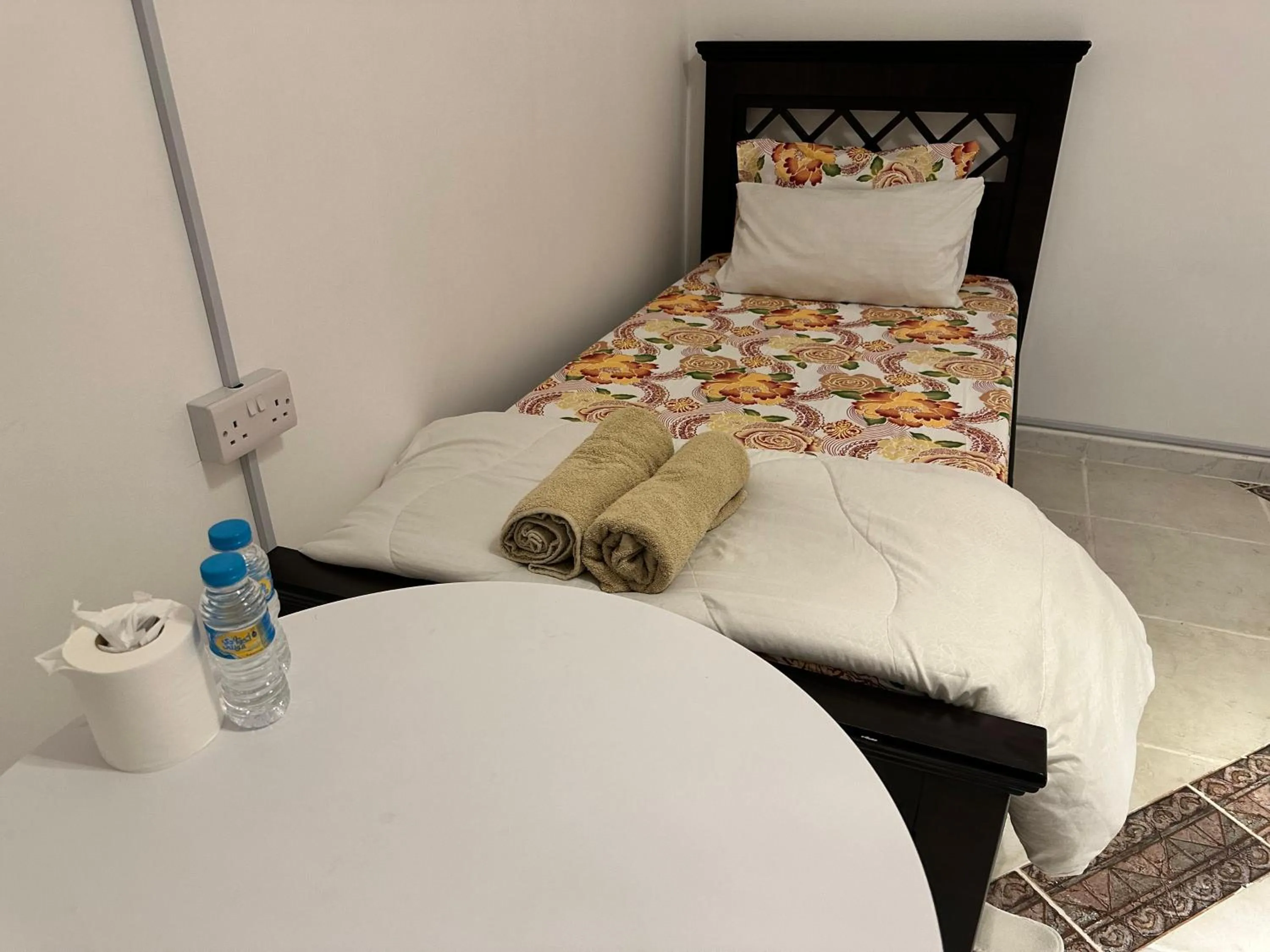 Bed in International Abu-Dhabi Hostel Villa