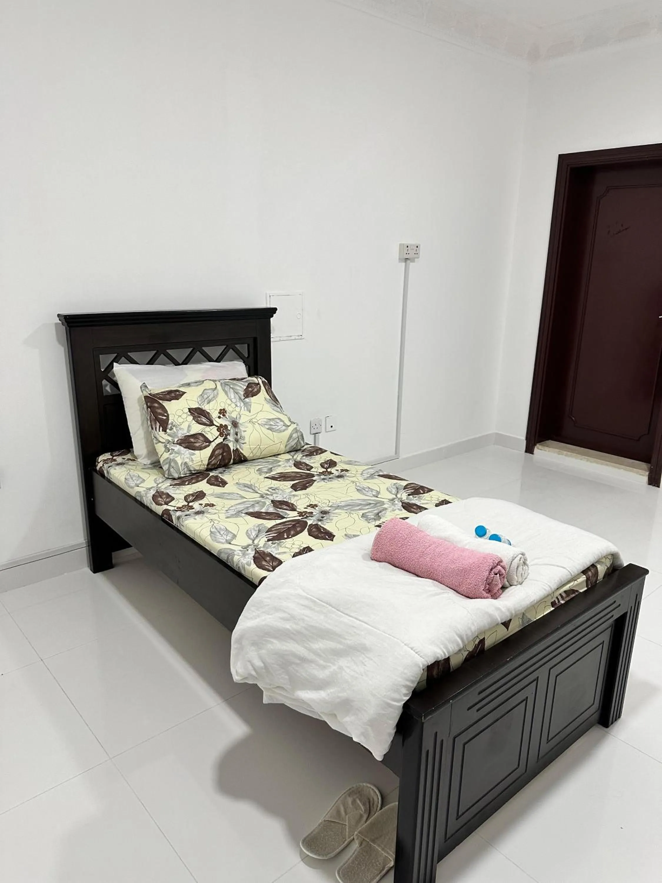 Bed in International Abu-Dhabi Hostel Villa