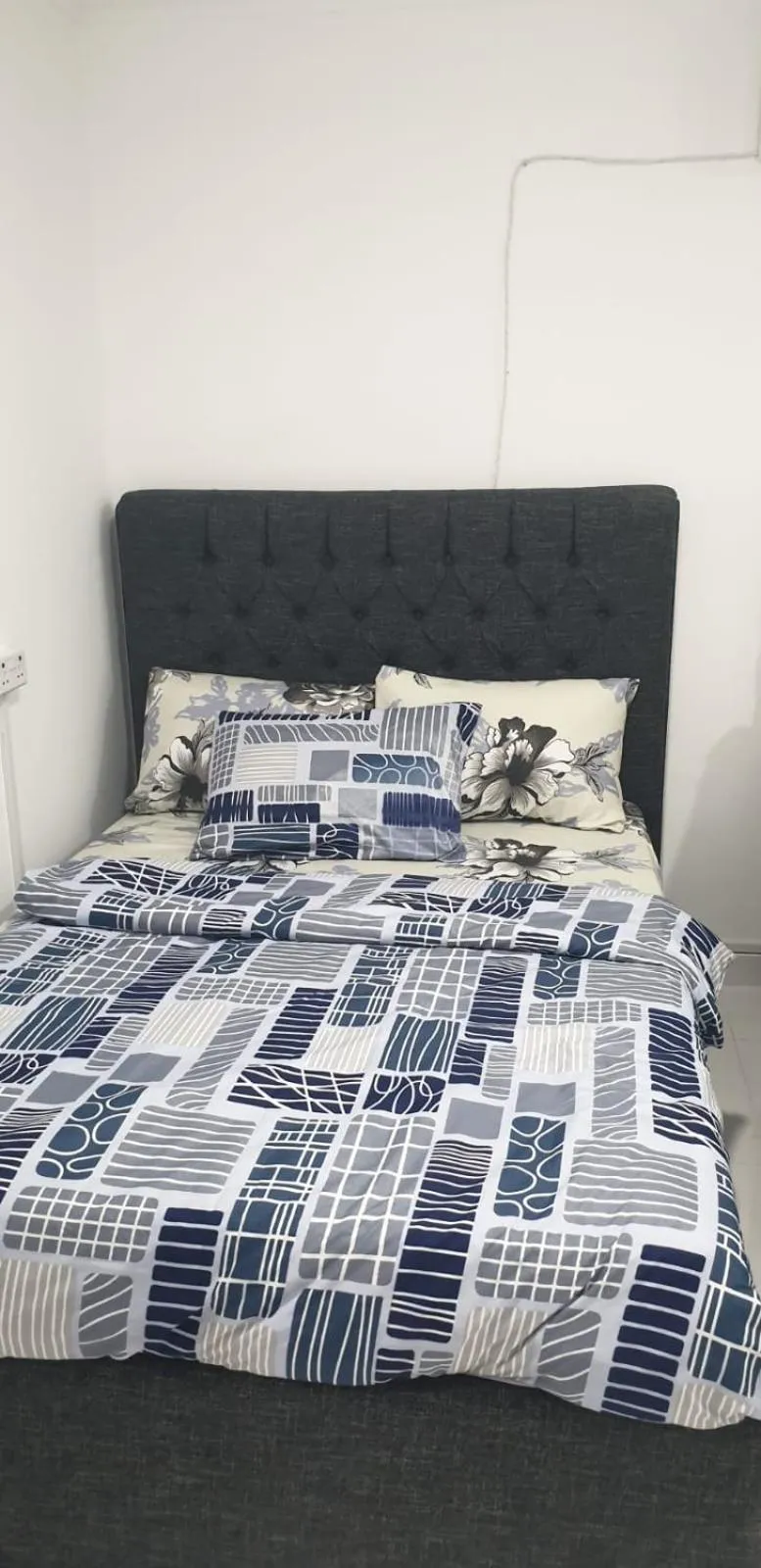 Bed in International Abu-Dhabi Hostel Villa