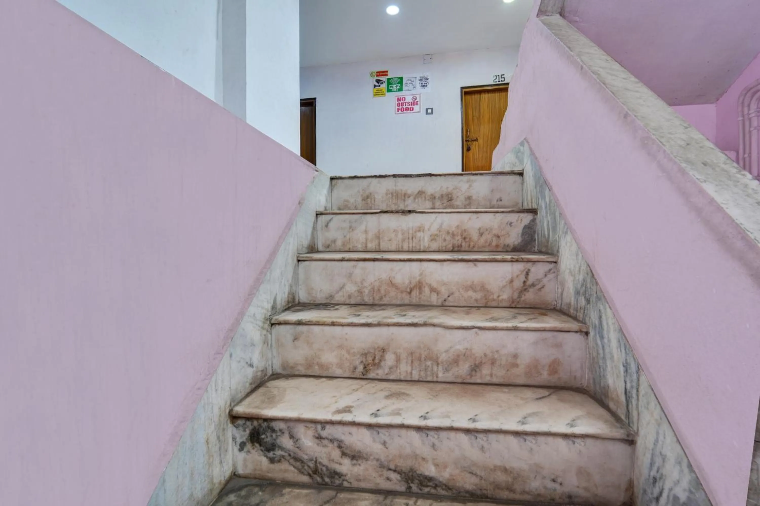 Facade/entrance in Hotel O Rai Guest House