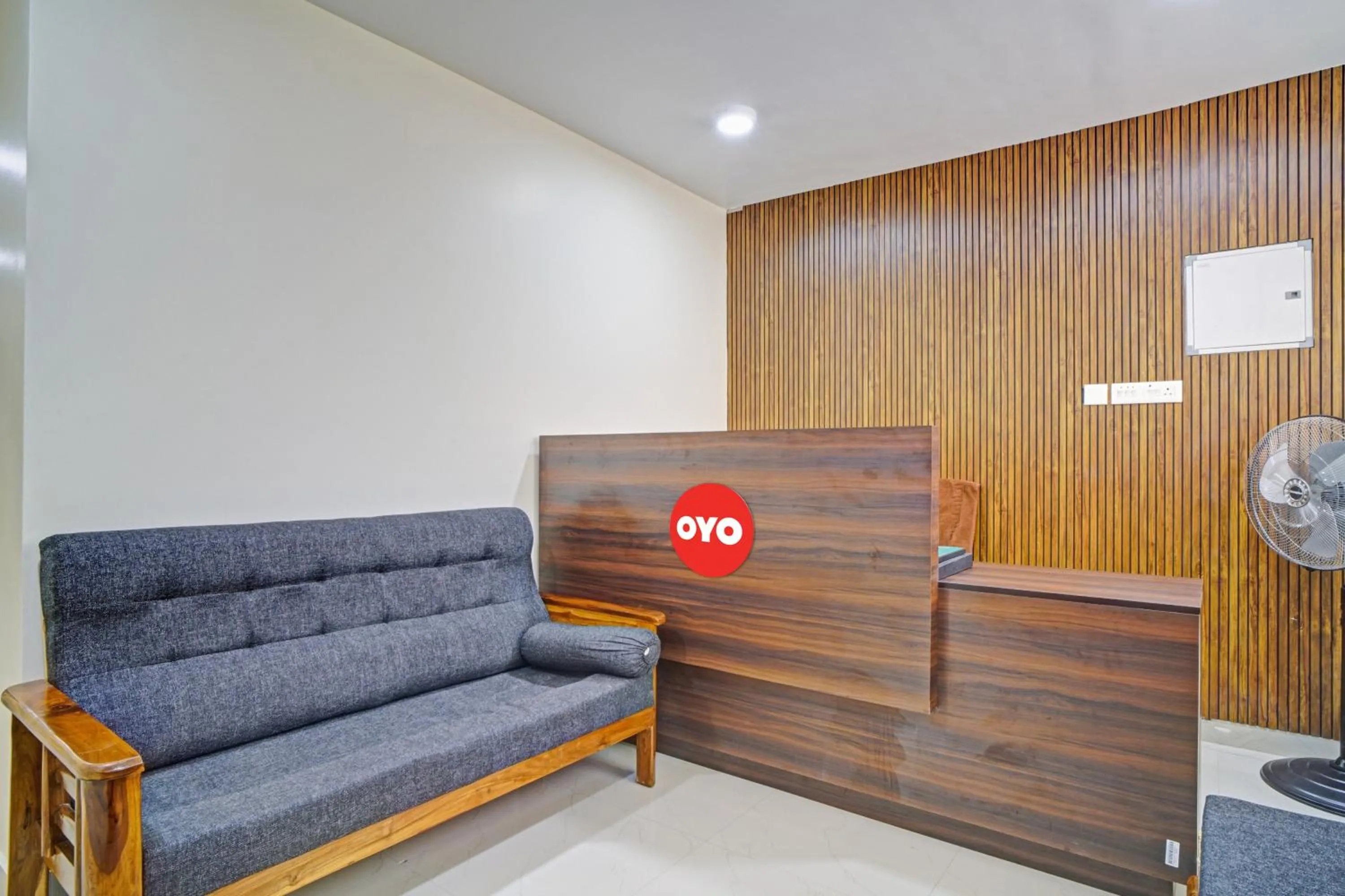 Lobby or reception in Hotel O Crystal Executive Suites