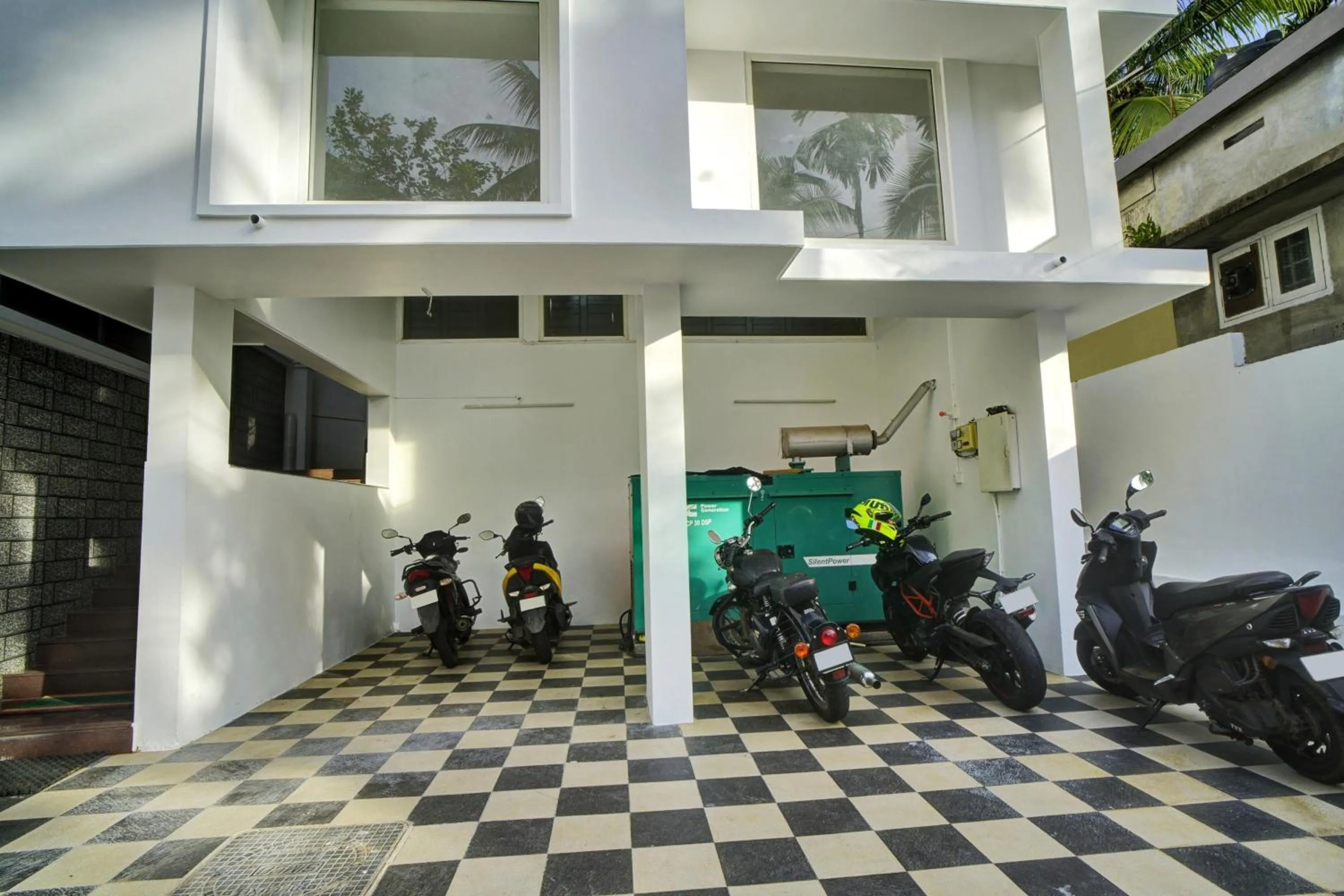 On site in Hotel O Crystal Executive Suites