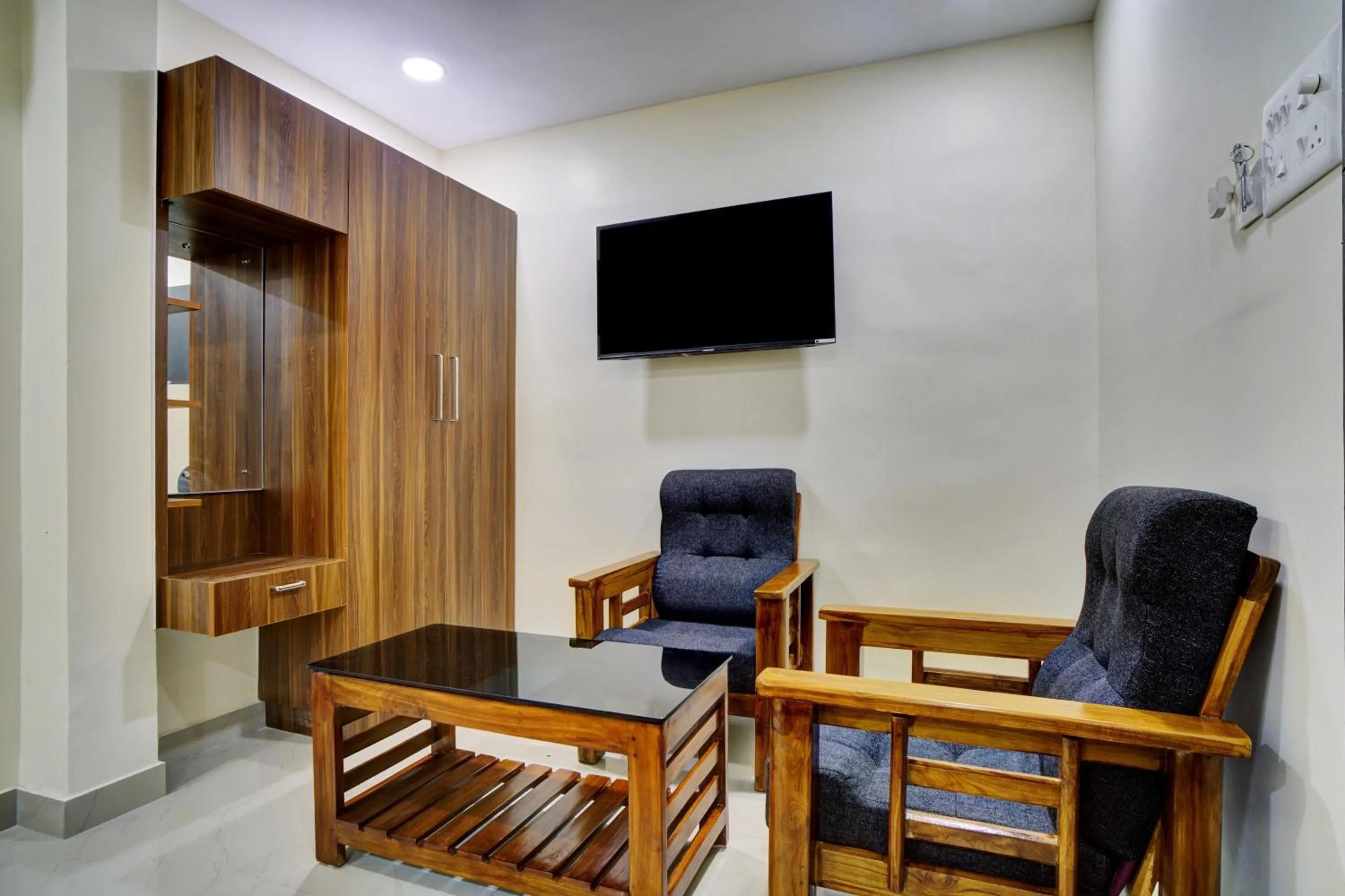 Lobby or reception in Hotel O Crystal Executive Suites