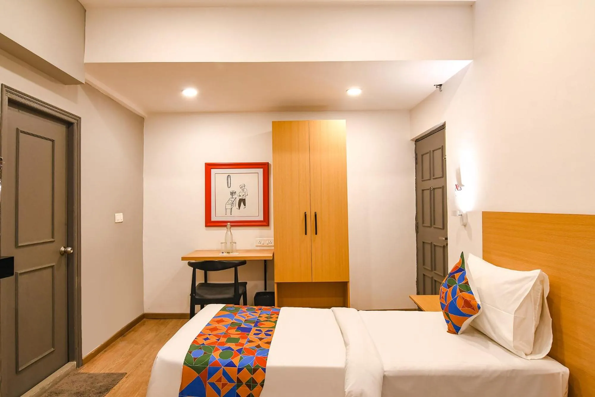 Bed in FabHotel Sayeeda International - 600m from Park Circus 7 Point