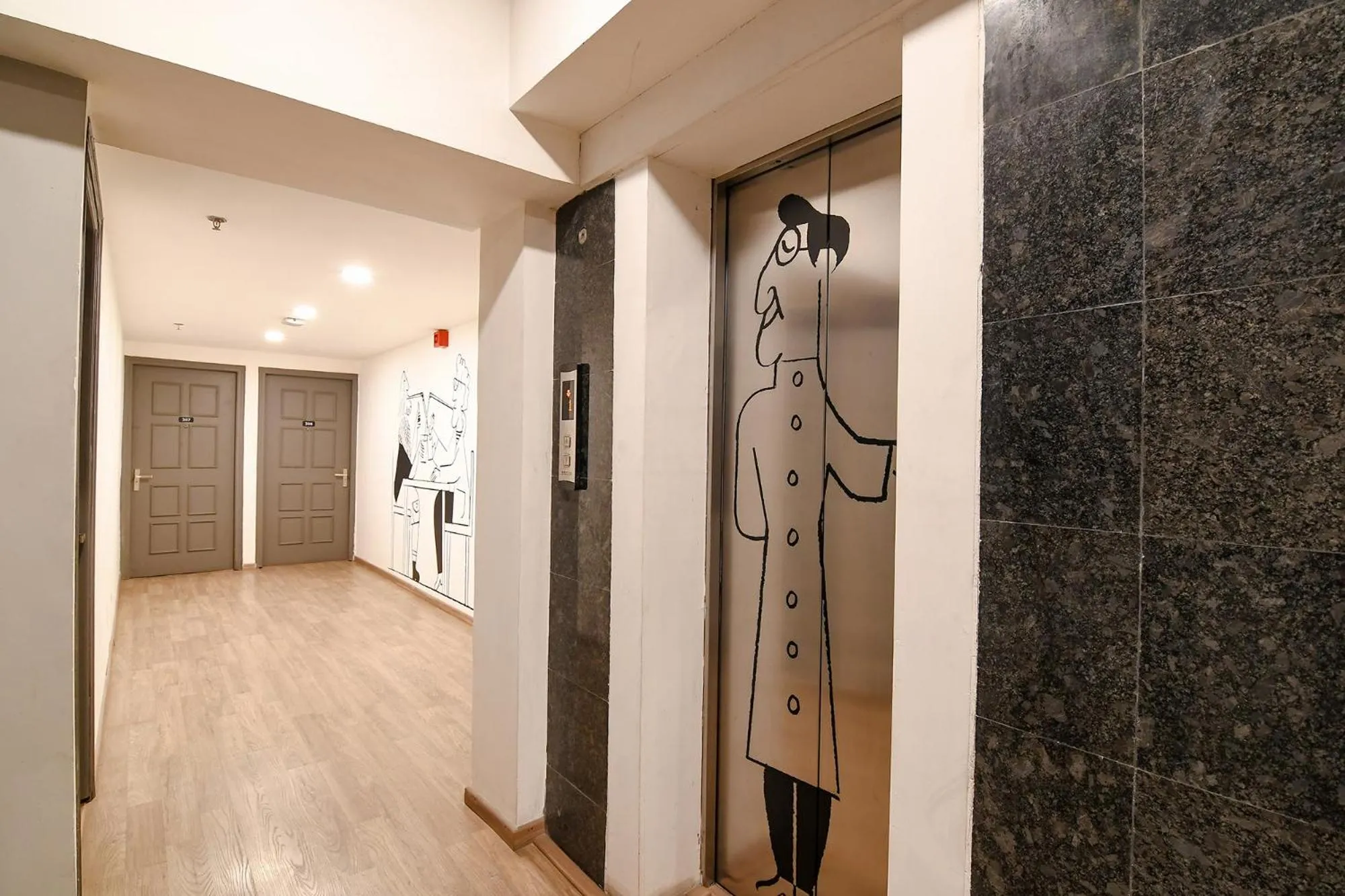 elevator in FabHotel Sayeeda International - 600m from Park Circus 7 Point