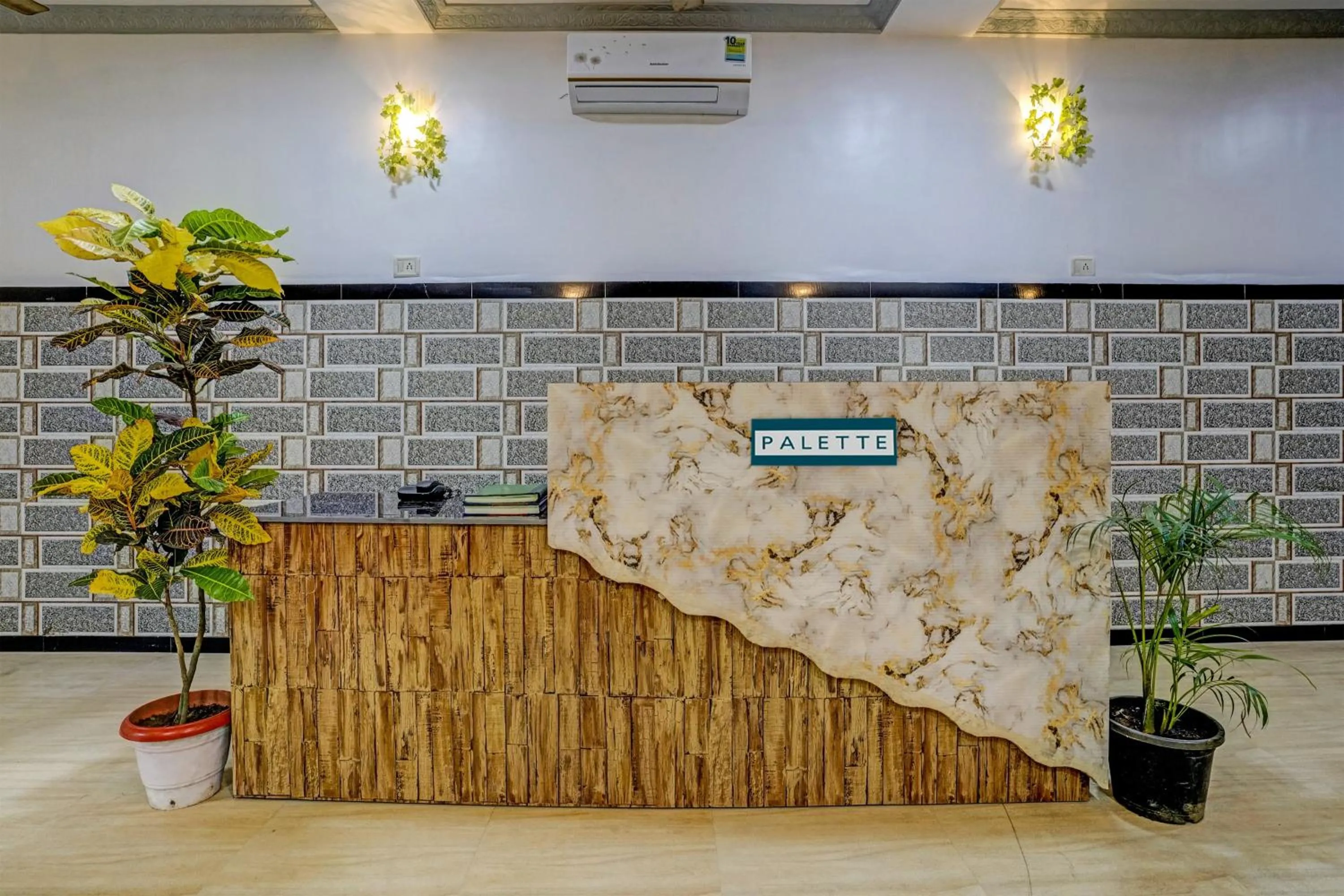 Lobby or reception in Collection O Palm Springs Beach Resort