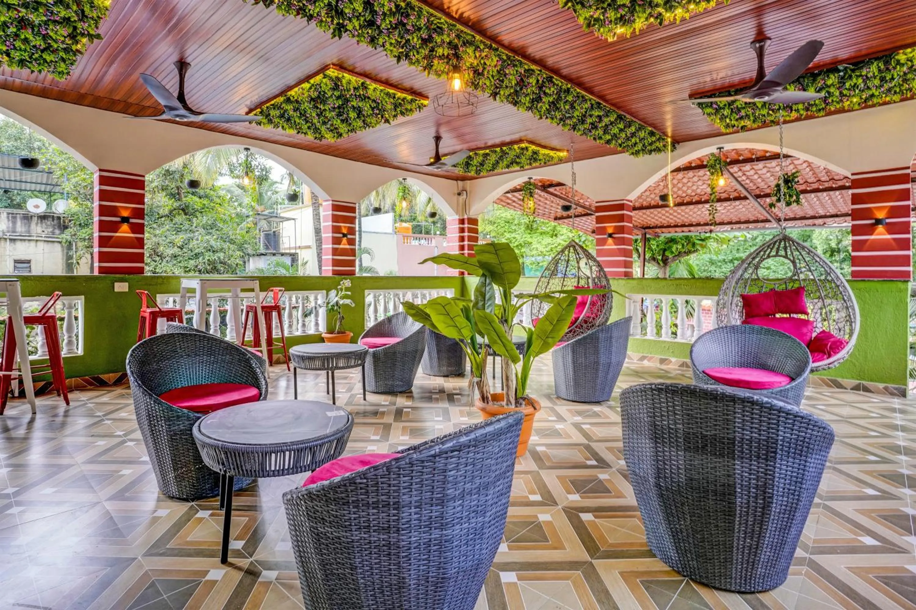 Restaurant/Places to Eat in Collection O Palm Springs Beach Resort