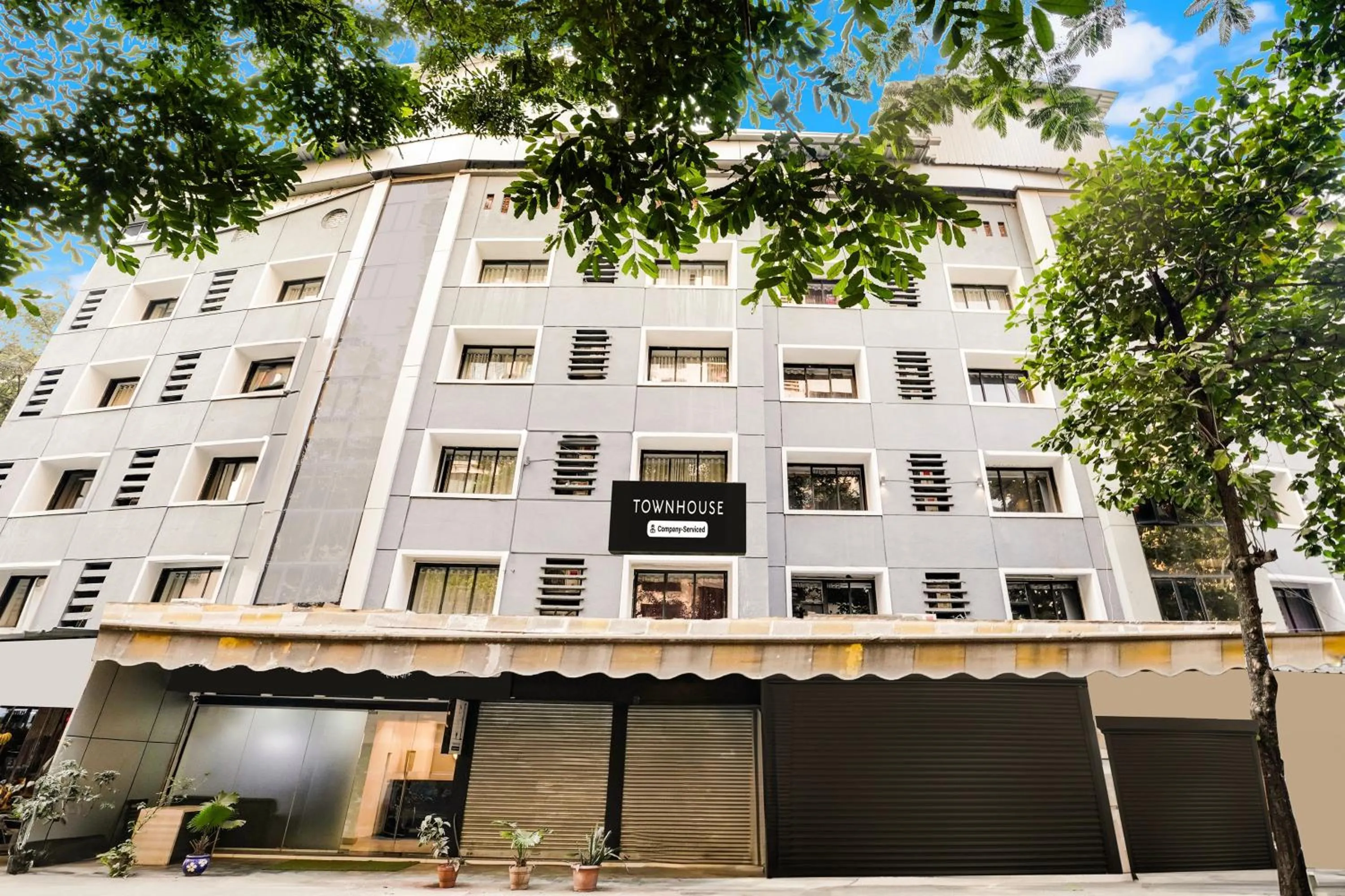 Facade/entrance in Super Townhouse Marol Near Mumbai Airport