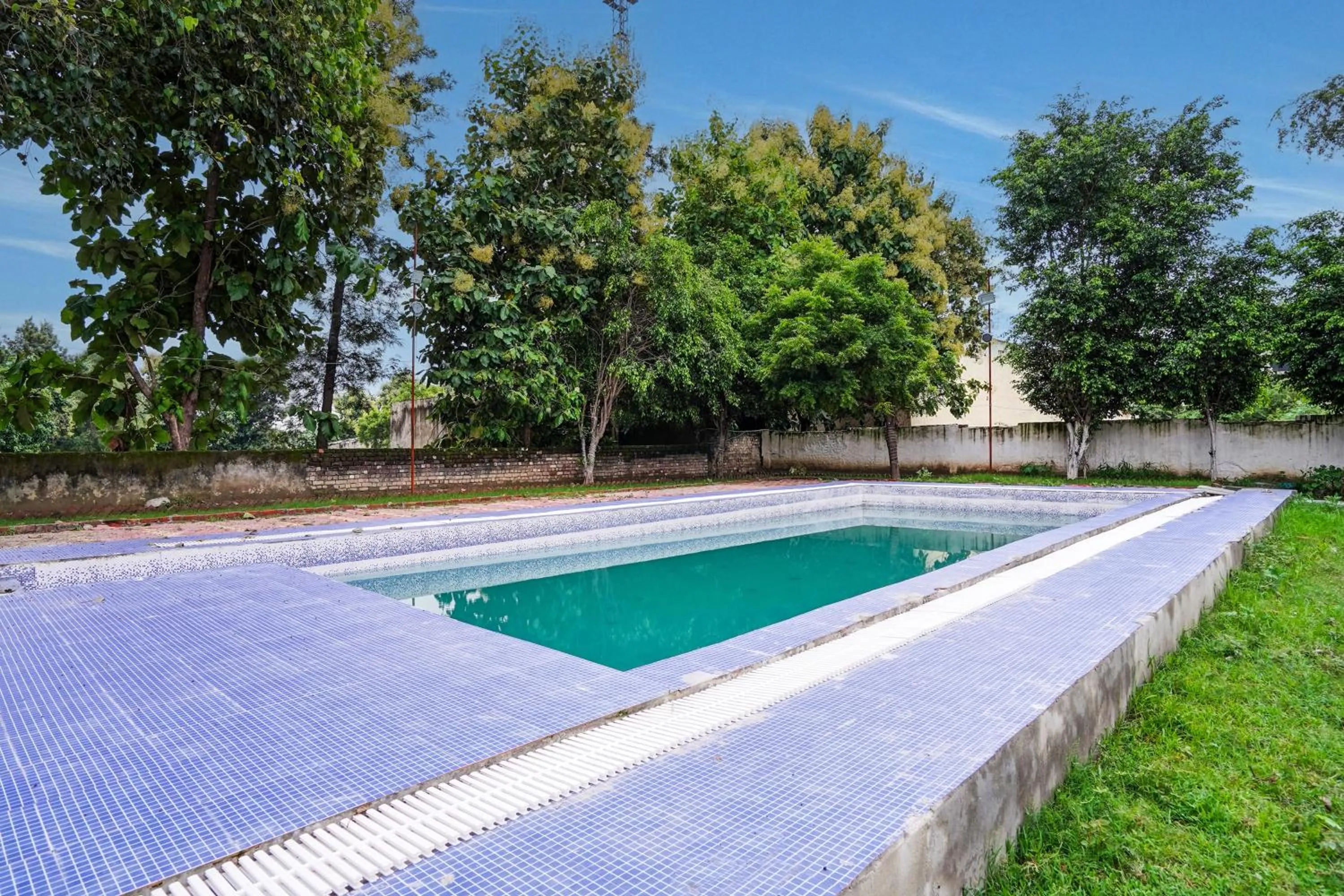 Swimming Pool in Palette - Hotel Nature Retreat Resort