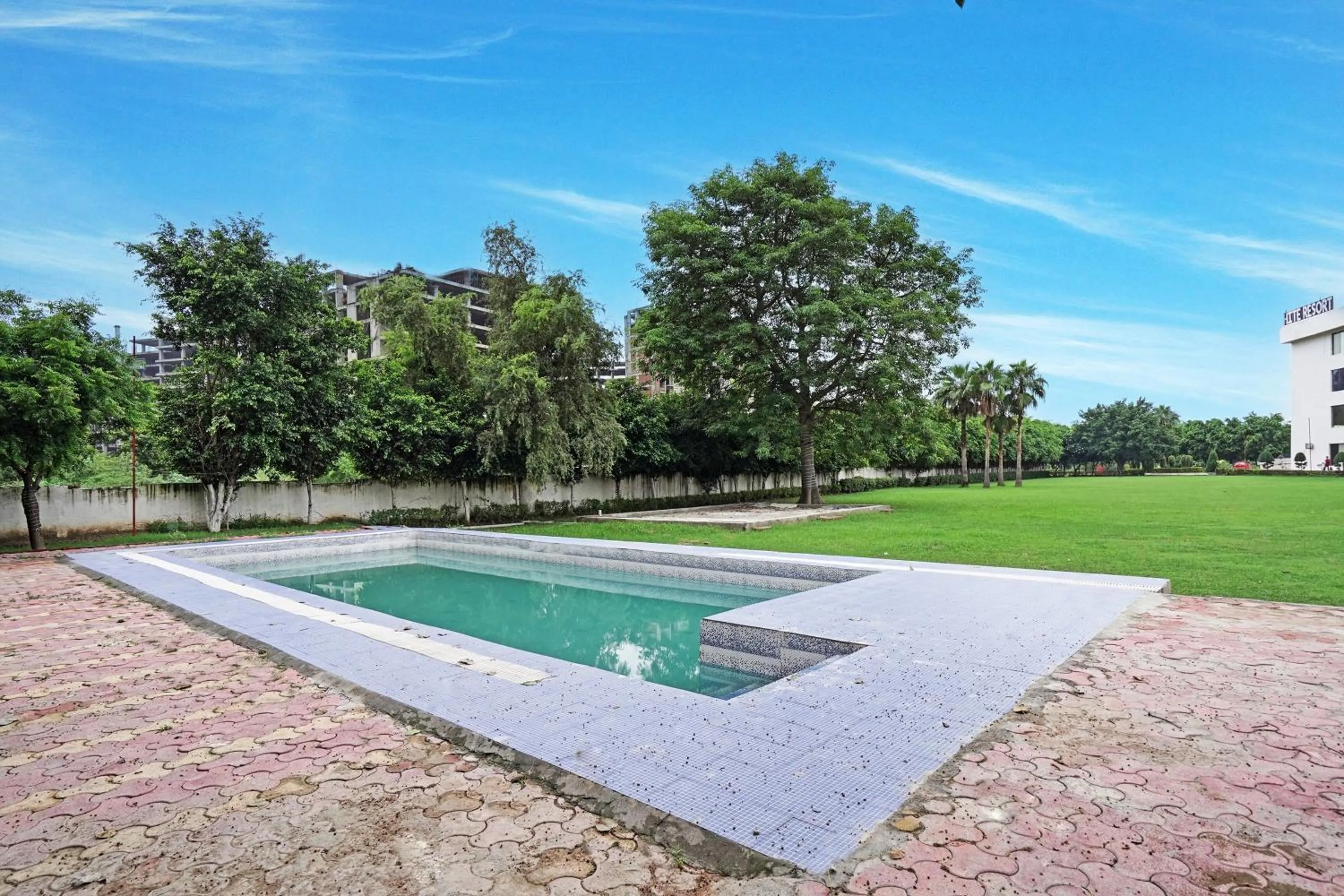 Swimming Pool in Palette - Hotel Nature Retreat Resort