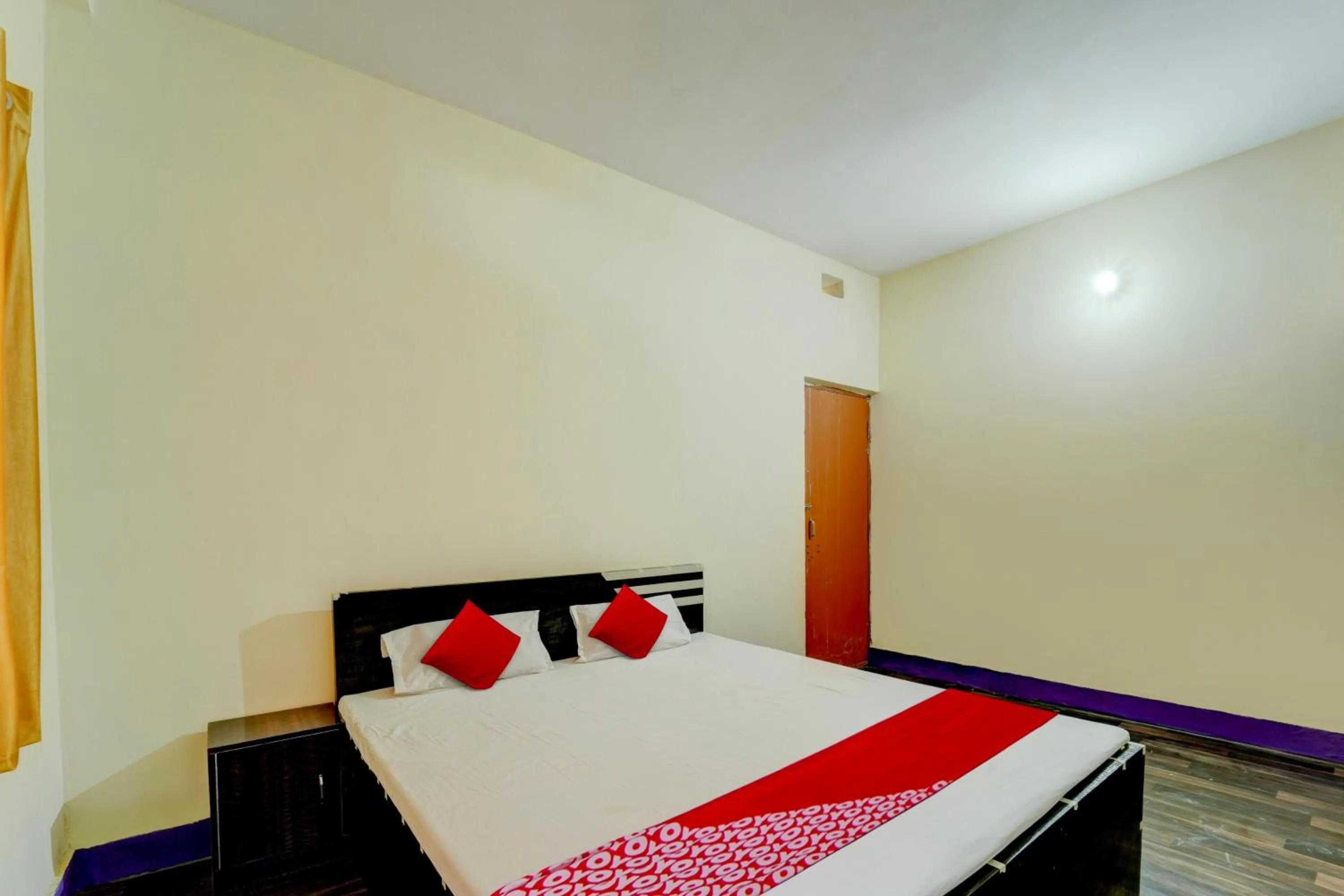 Bedroom in OYO Flagship Hotel Shubhmangalam