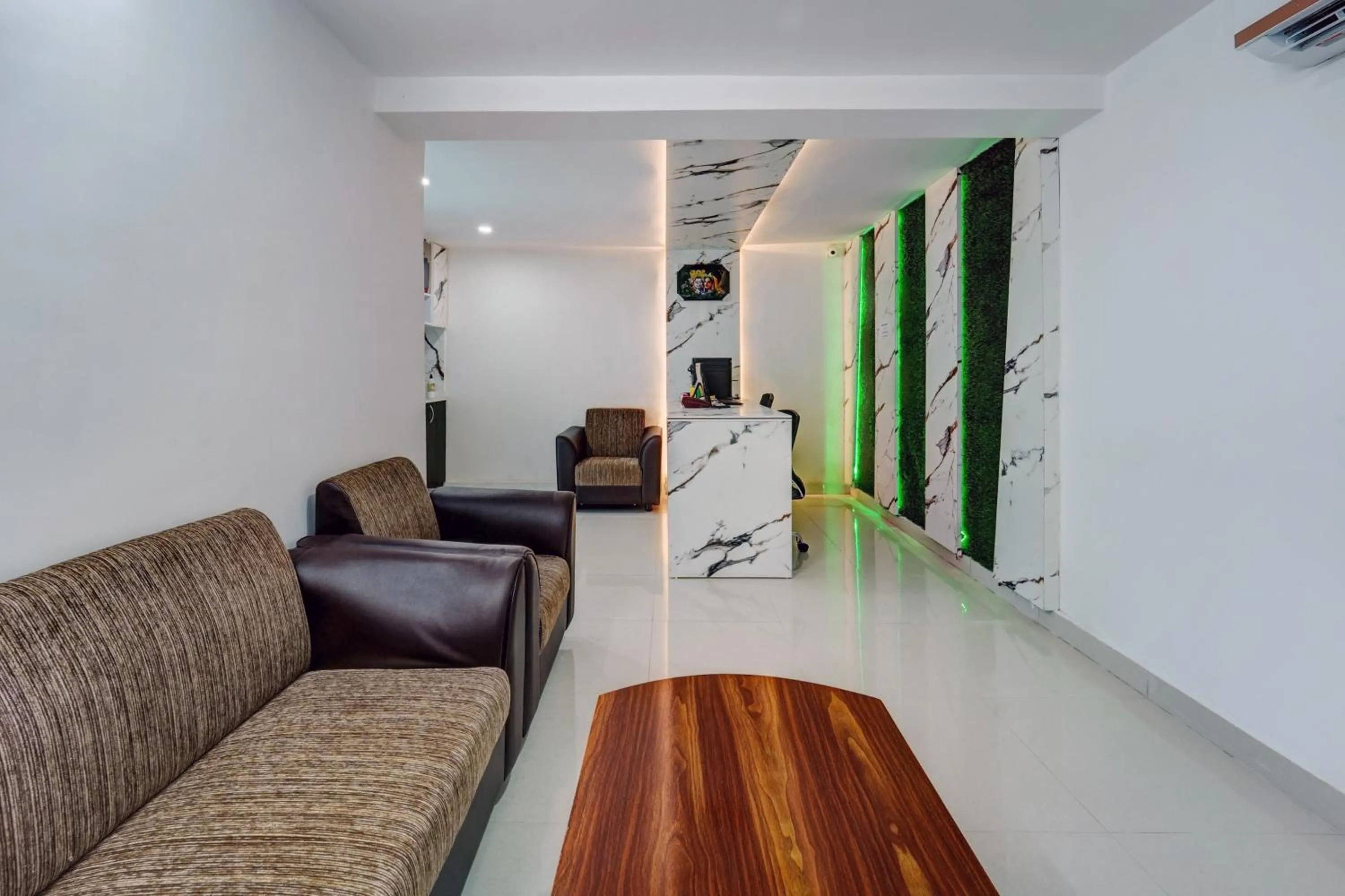 Lobby or reception in Hotel O White House