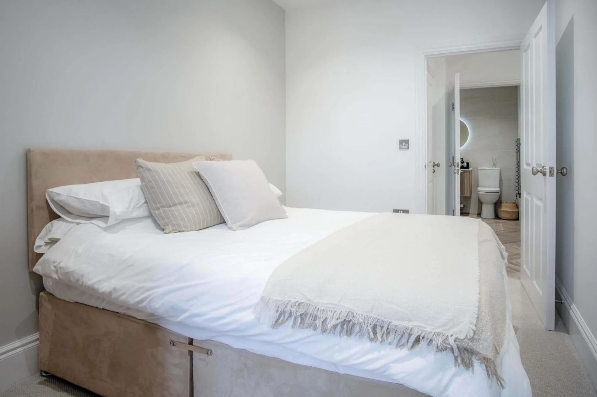 Floor plan, Bed in No 4 Croft House - Luxury 2 Bed Apartment - Tenby