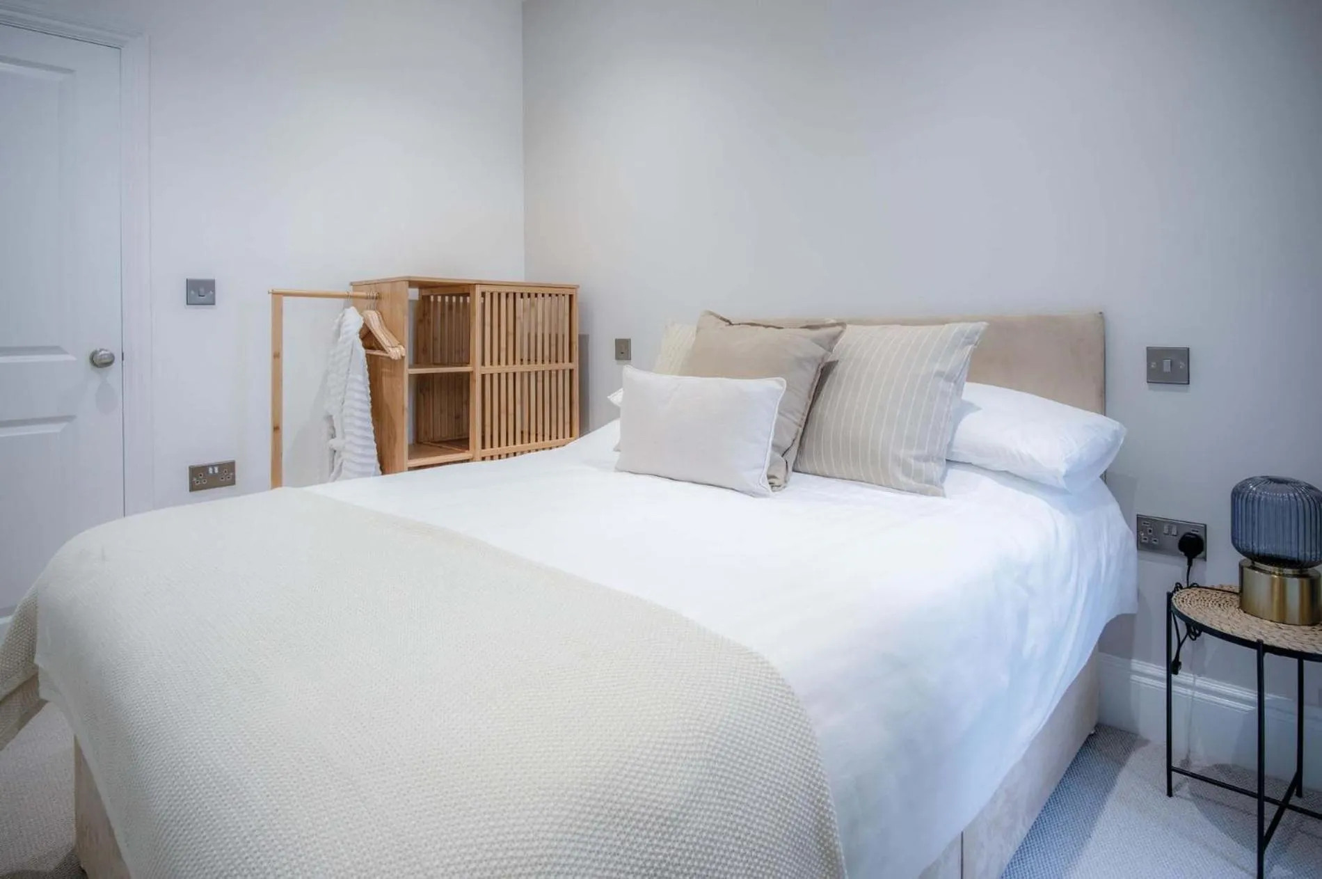 Floor plan, Bed in No 4 Croft House - Luxury 2 Bed Apartment - Tenby