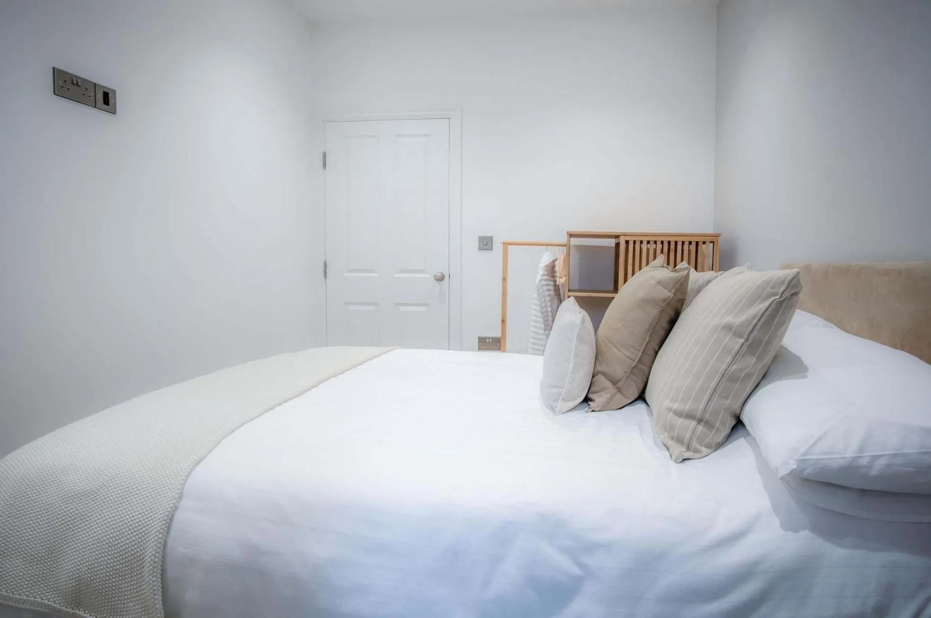 Floor plan, Bed in No 4 Croft House - Luxury 2 Bed Apartment - Tenby