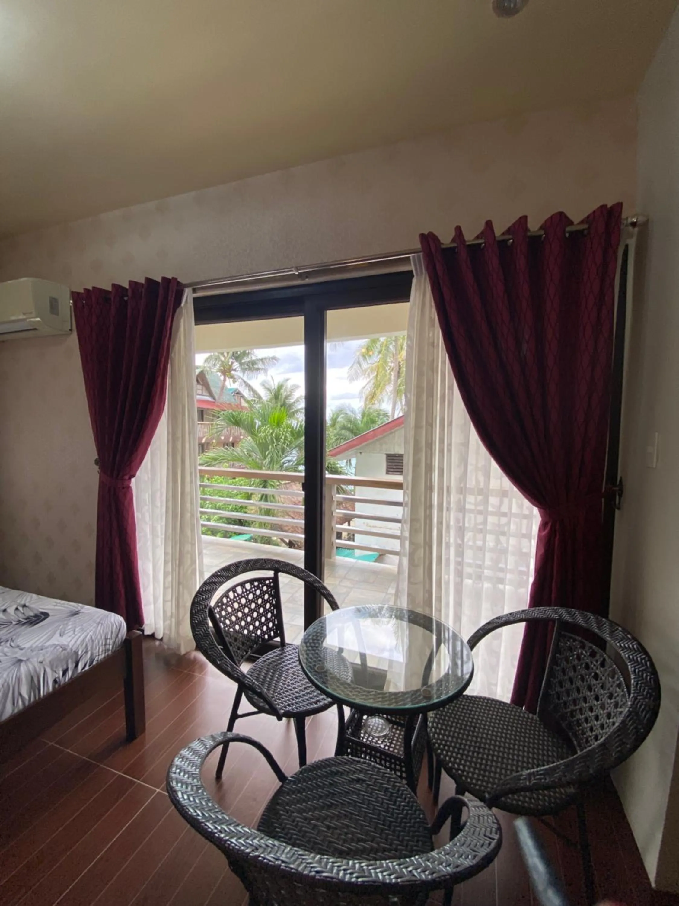 Balcony/Terrace, Bed in MinshukuKCS Hotel and Restaurant