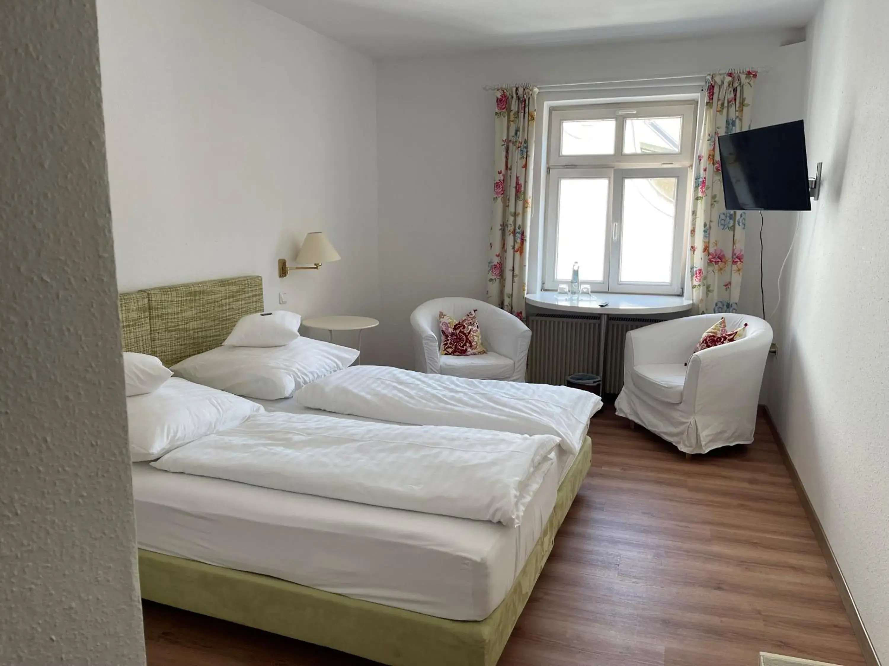 Twin Room - single occupancy in Hotel Jungbräu Twin Room - single occupancy in Hotel Jungbräu